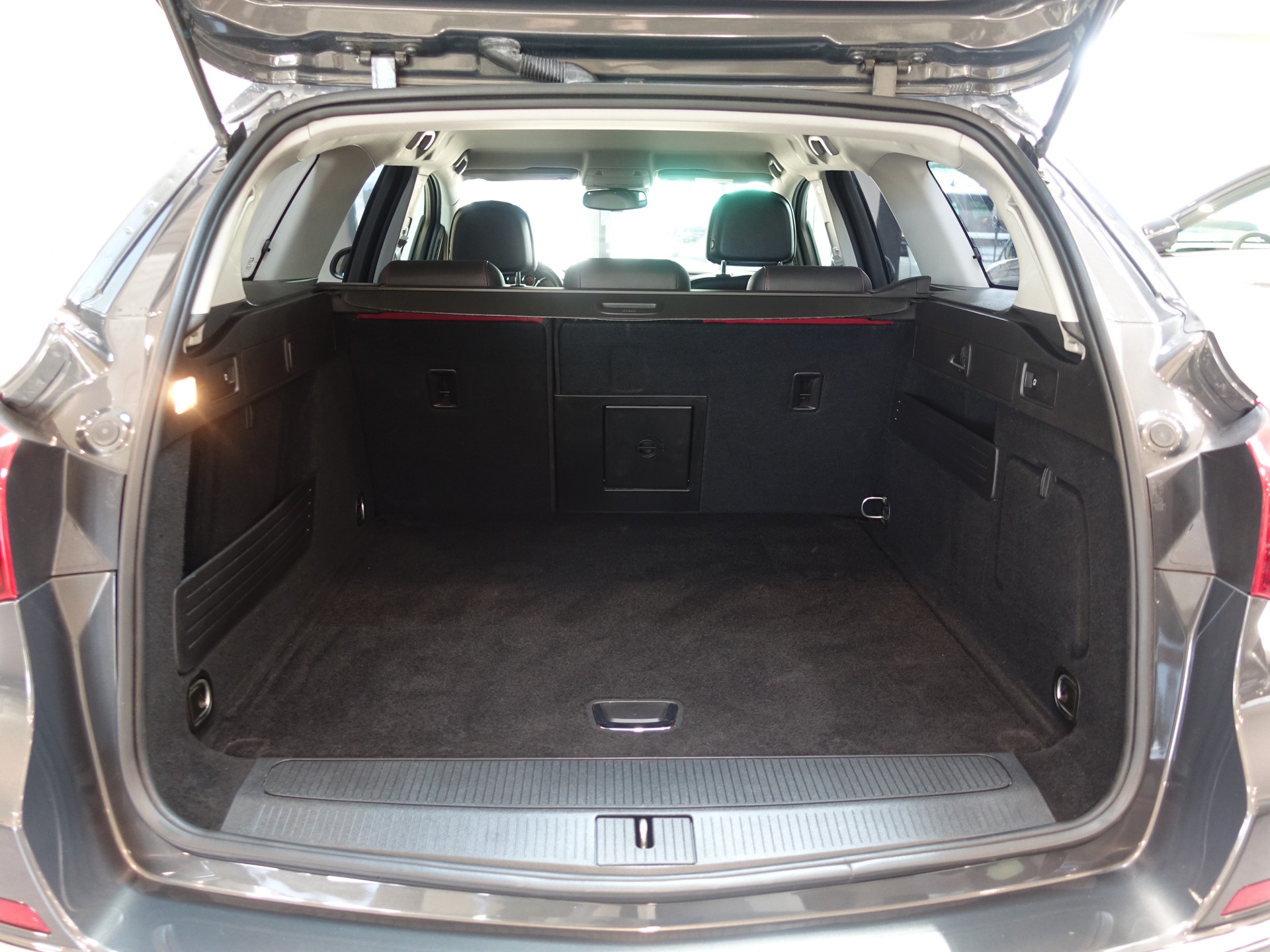 OPEL Astra 2.0 CDTi BiTurbo-image-24