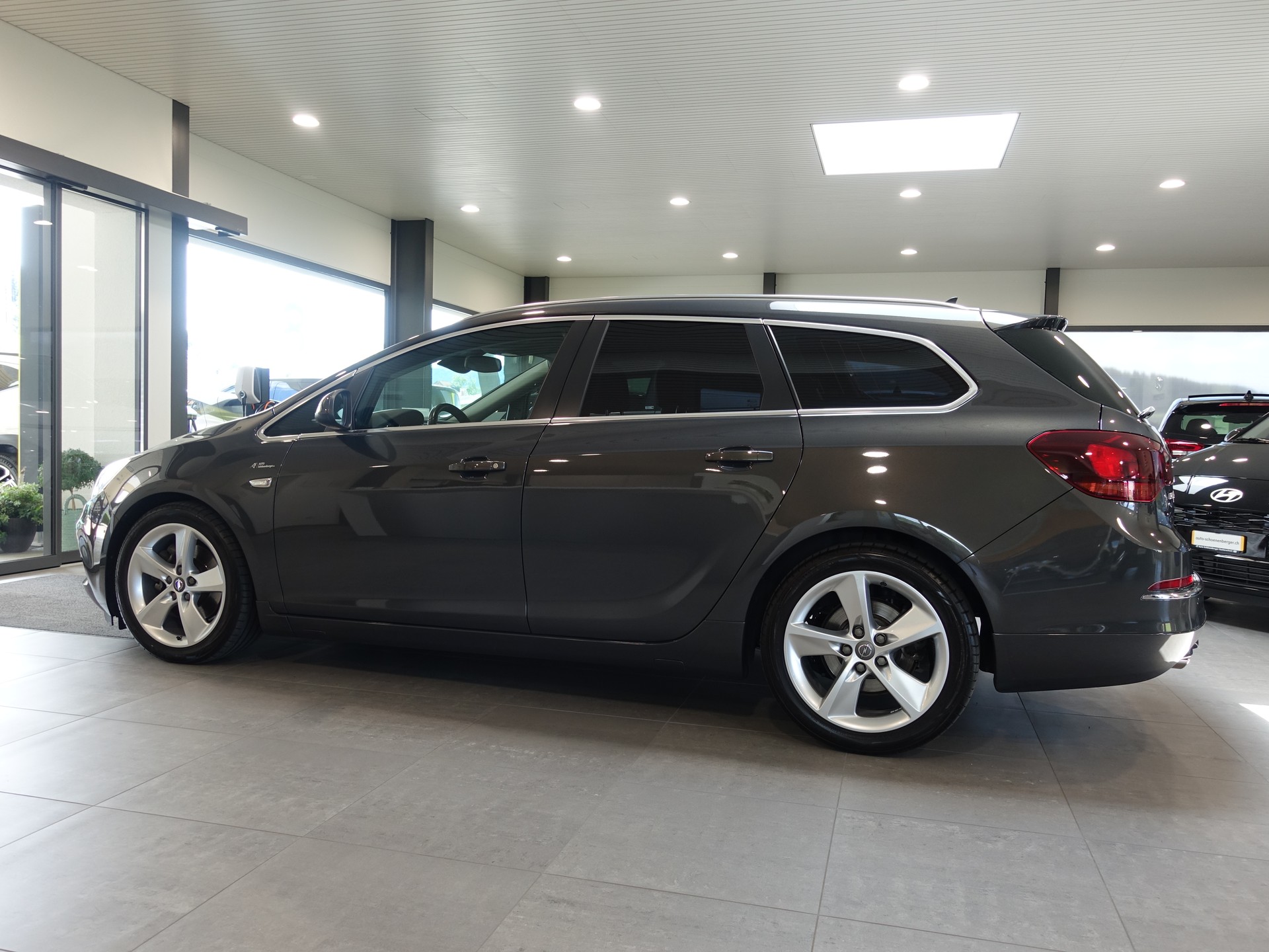OPEL Astra 2.0 CDTi BiTurbo-image-12