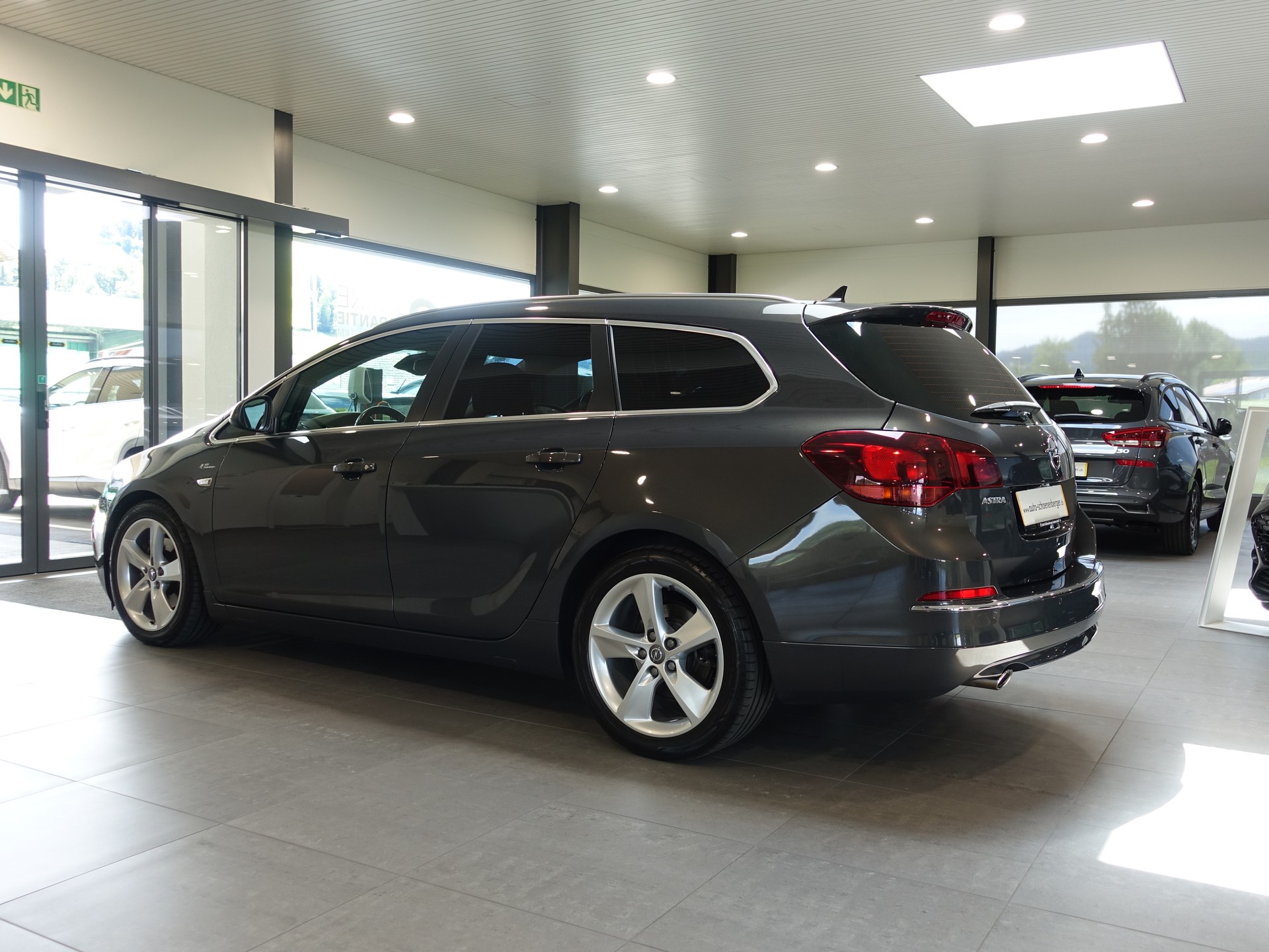 OPEL Astra 2.0 CDTi BiTurbo-image-13