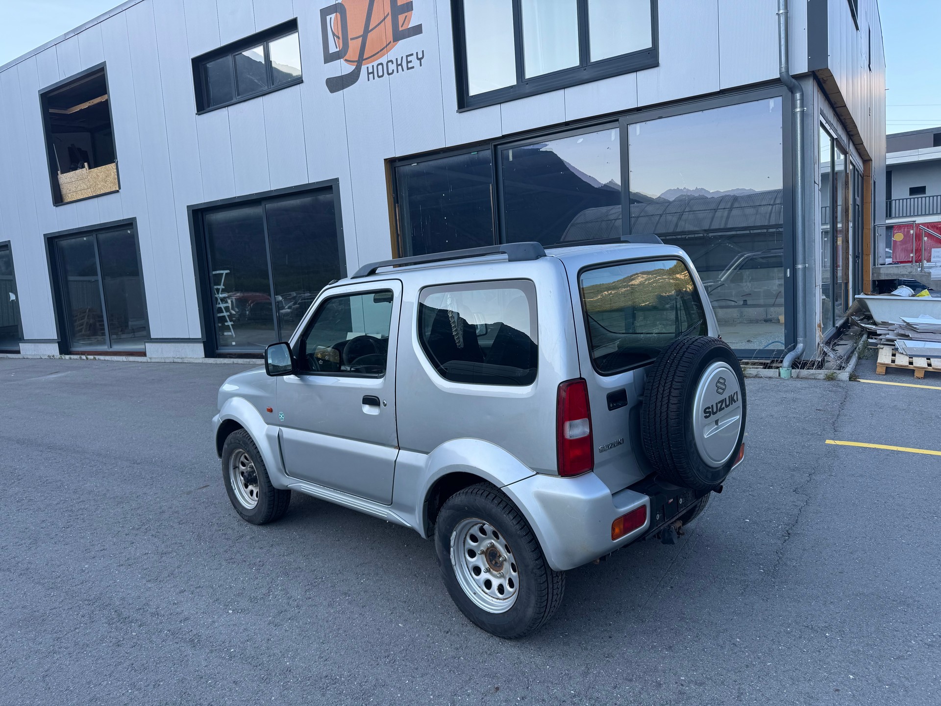 SUZUKI Jimny 1.3 16V JLX Top-image-5