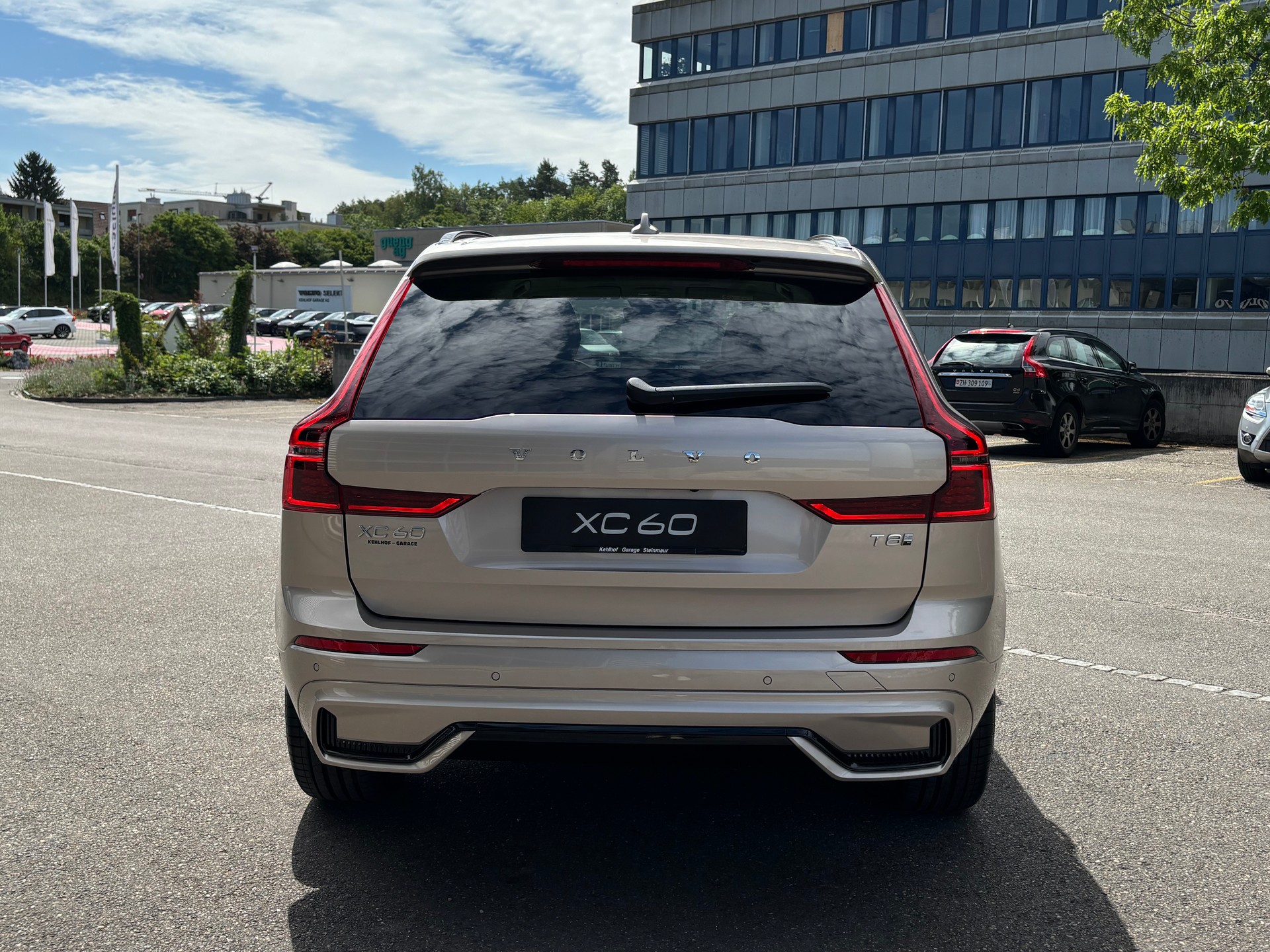VOLVO XC60 2.0 T8 TE Ultra Dark eAWD-image-8