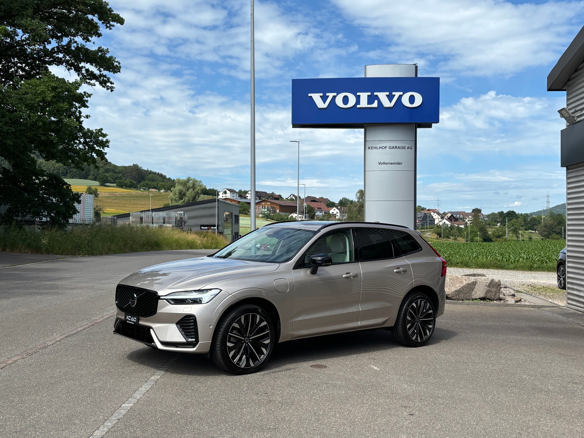 VOLVO XC60 2.0 T8 TE Ultra Dark eAWD-image-0