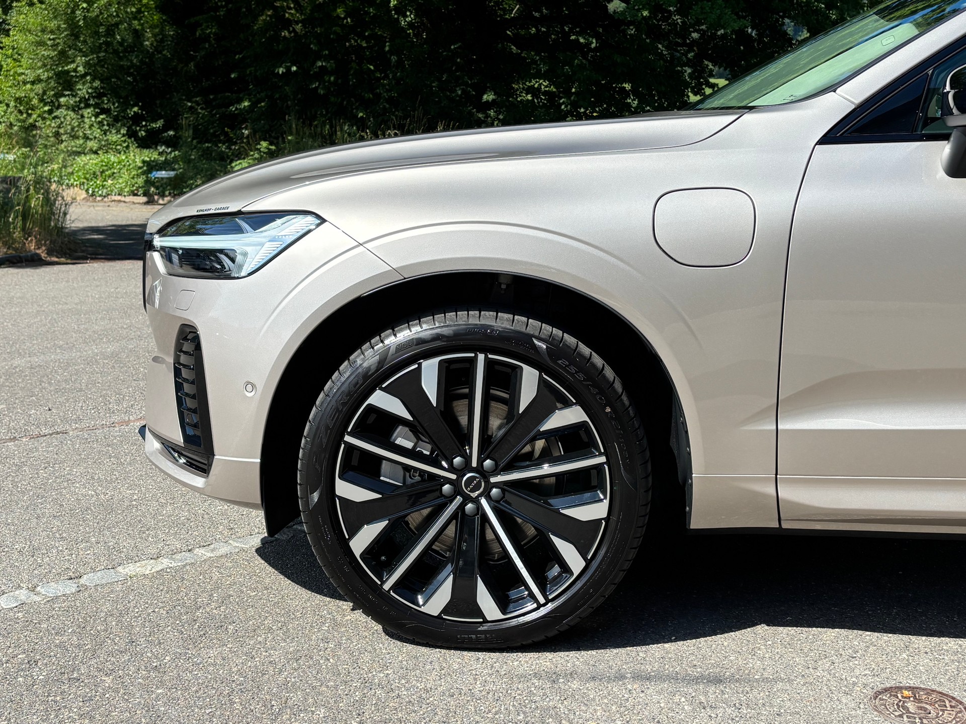VOLVO XC60 2.0 T8 TE Ultra Dark eAWD-image-1