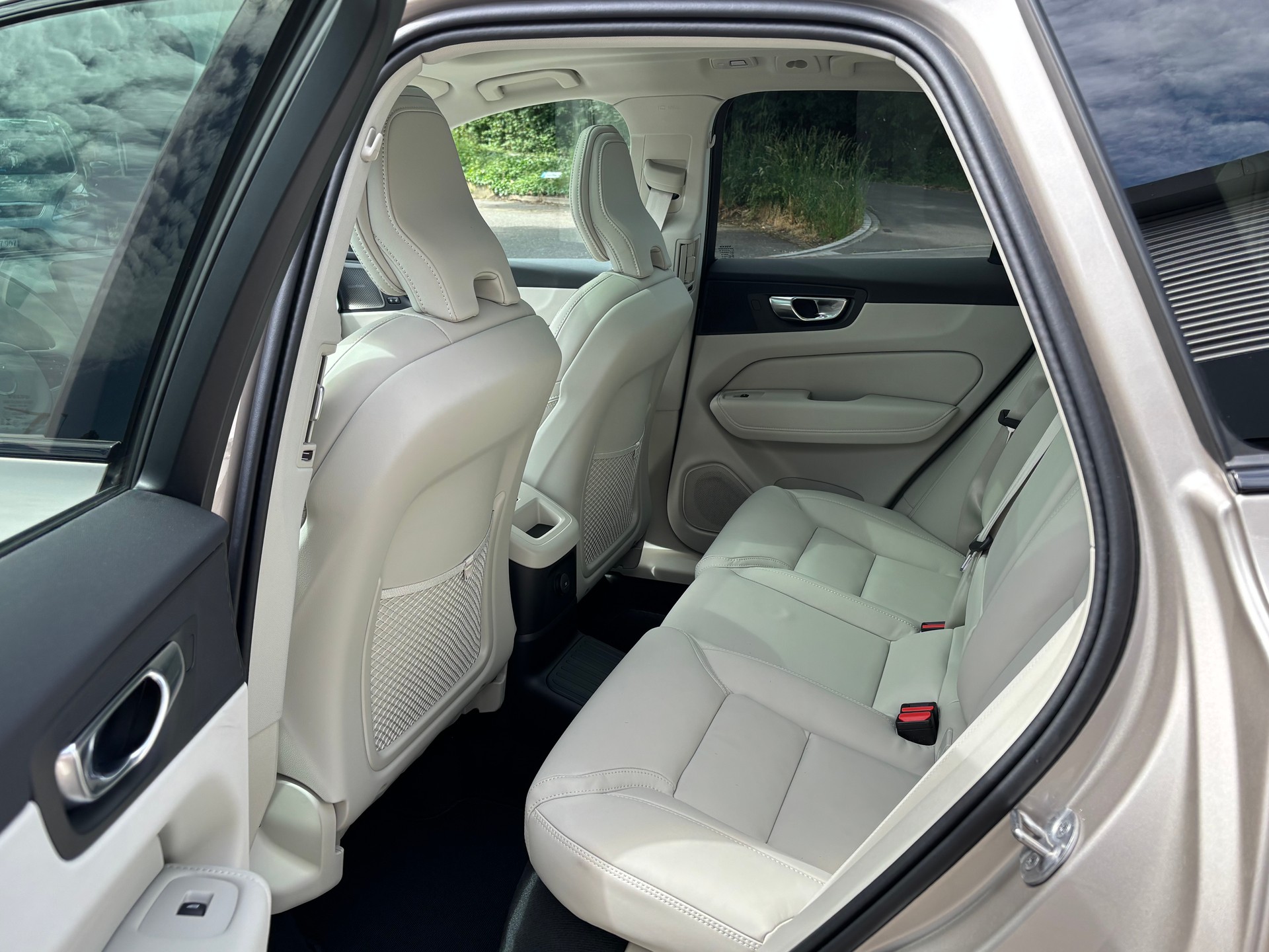 VOLVO XC60 2.0 T8 TE Ultra Dark eAWD-image-11