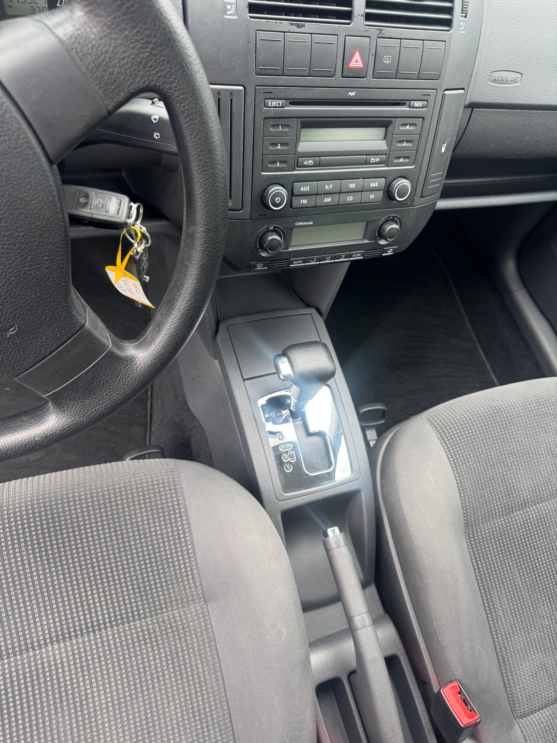 VW Polo 1.6 16V Young&Fresh-image-6