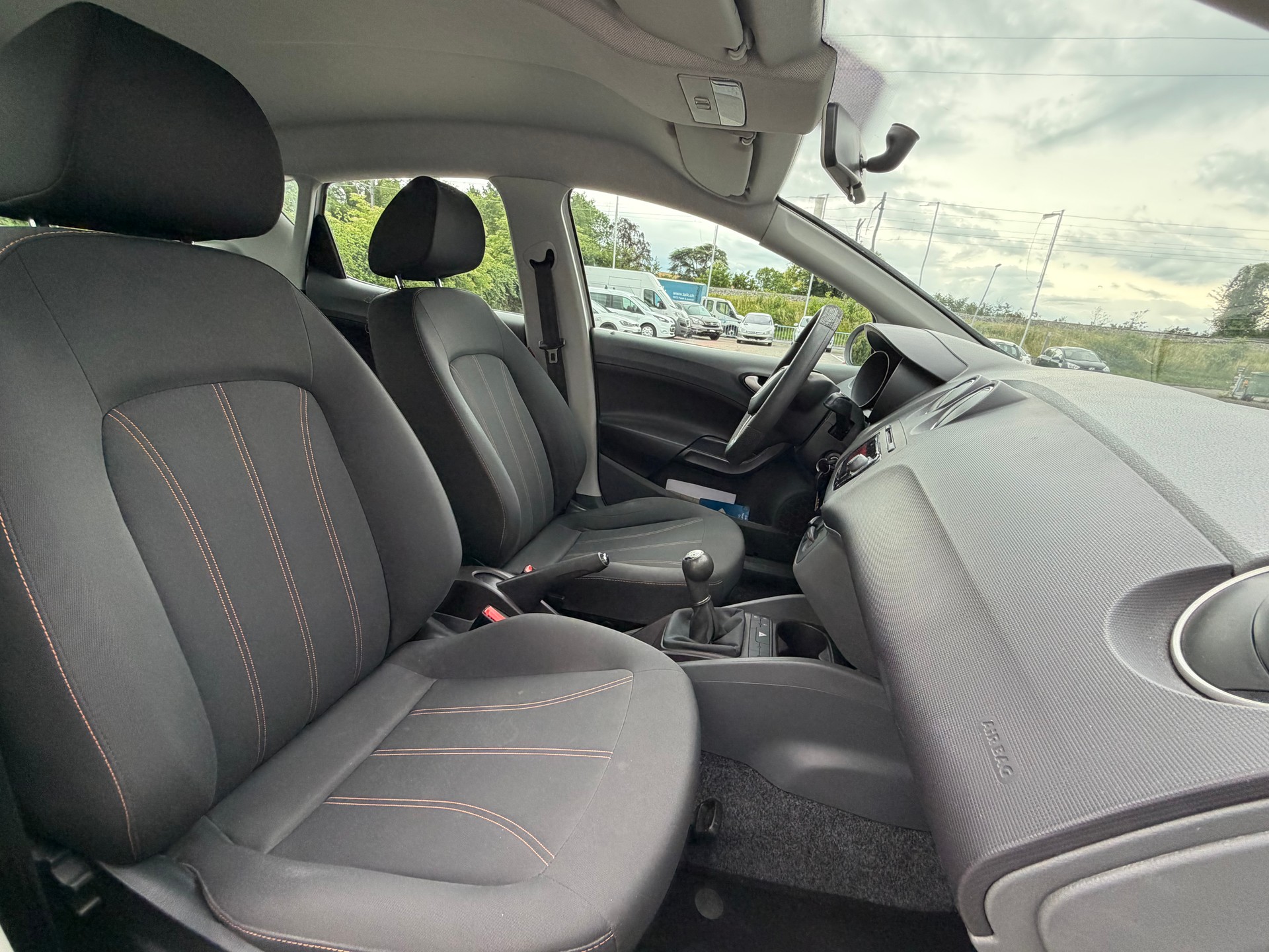 SEAT Ibiza 1.2 Entry-image-9