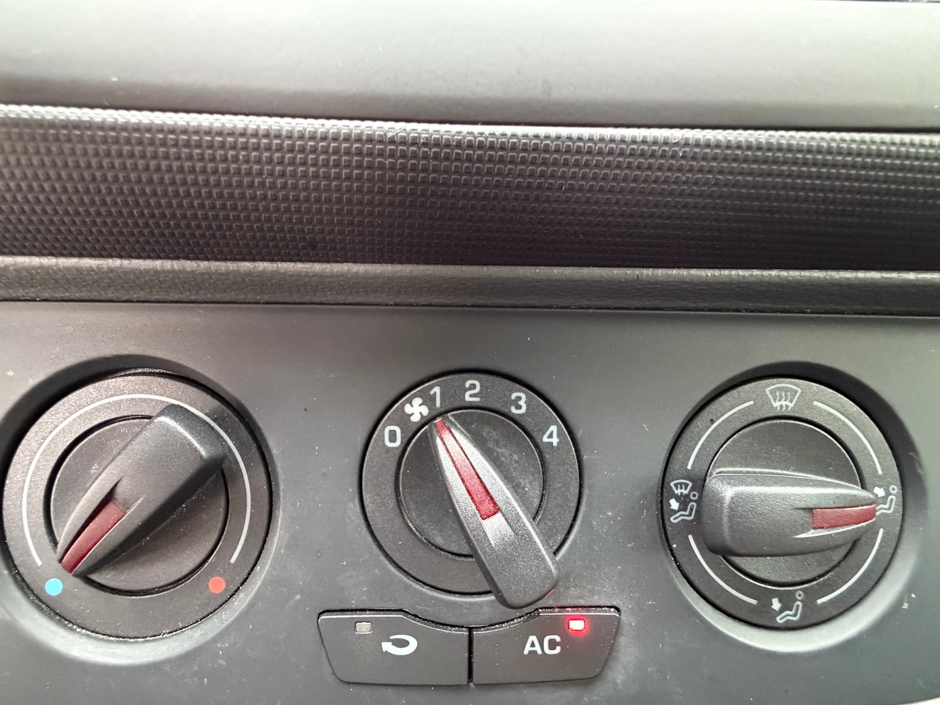 SEAT Ibiza 1.2 Entry-image-15