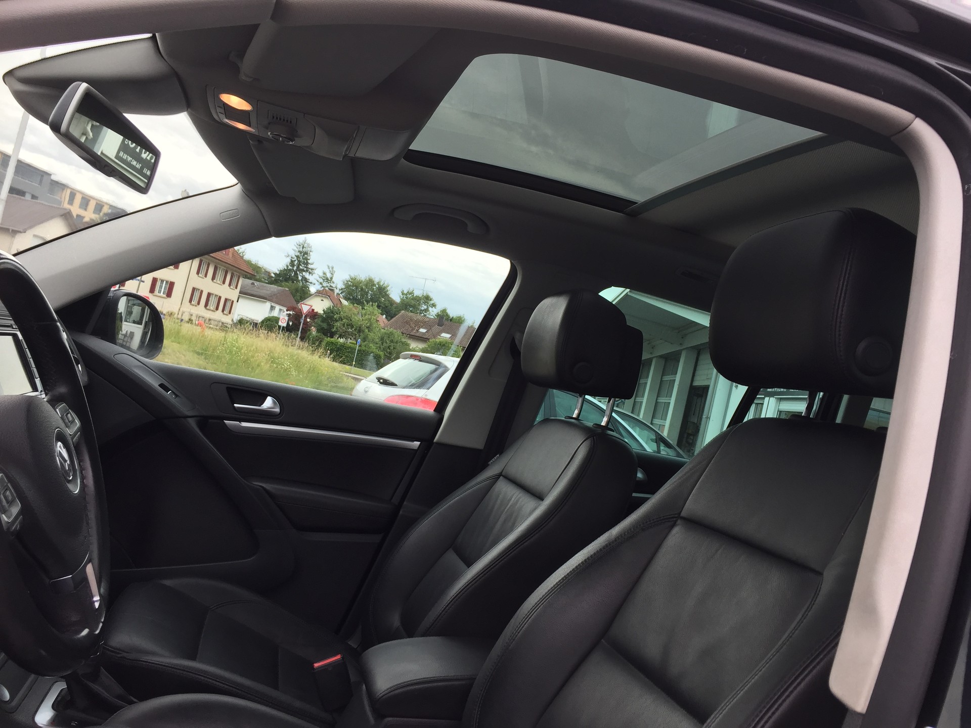 VW Tiguan 2.0 TSI Sport&Style 4Motion DSG-image-11