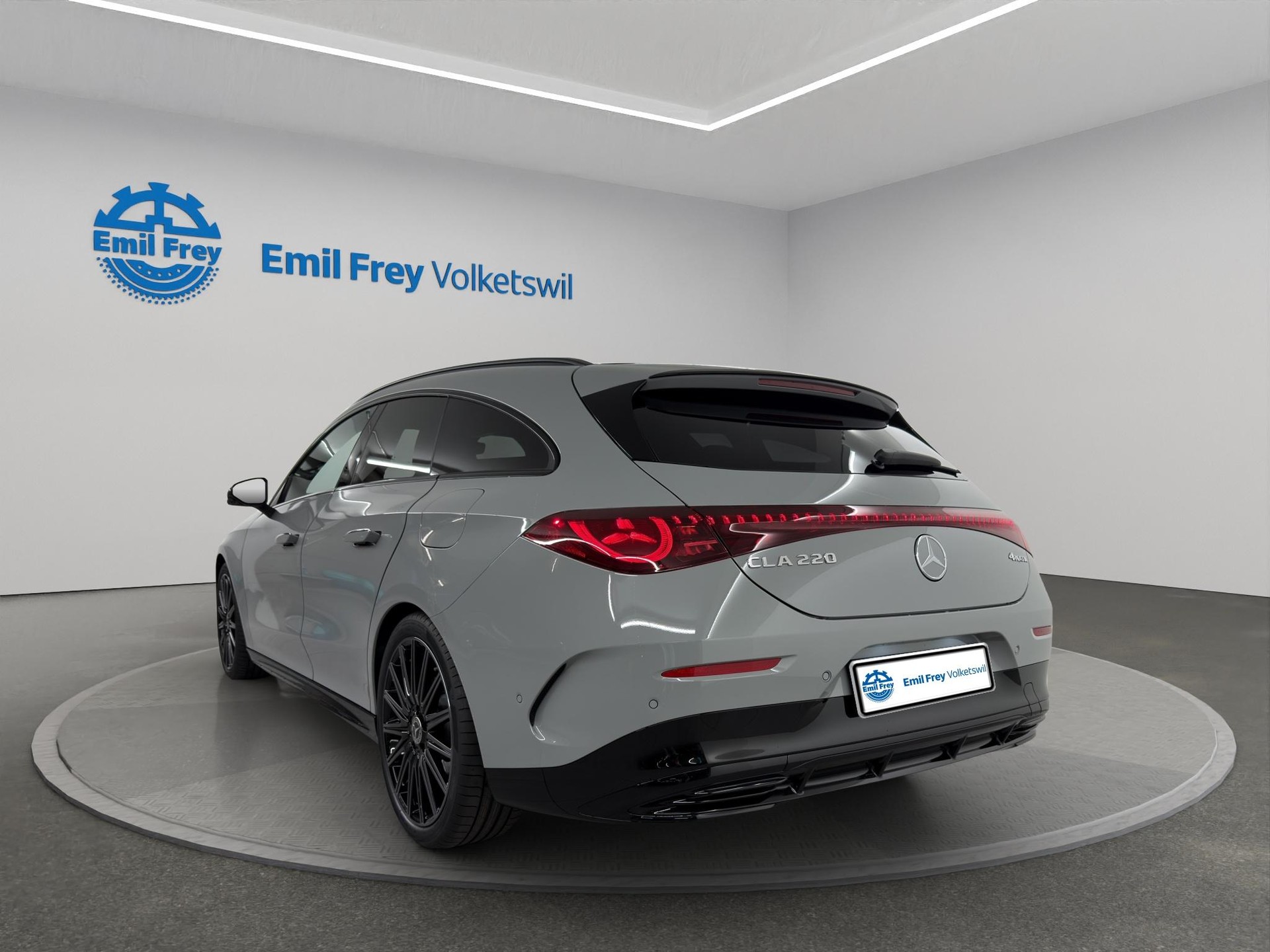 MERCEDES-BENZ CLA 220 4-Matic Shooting Brake-image-2