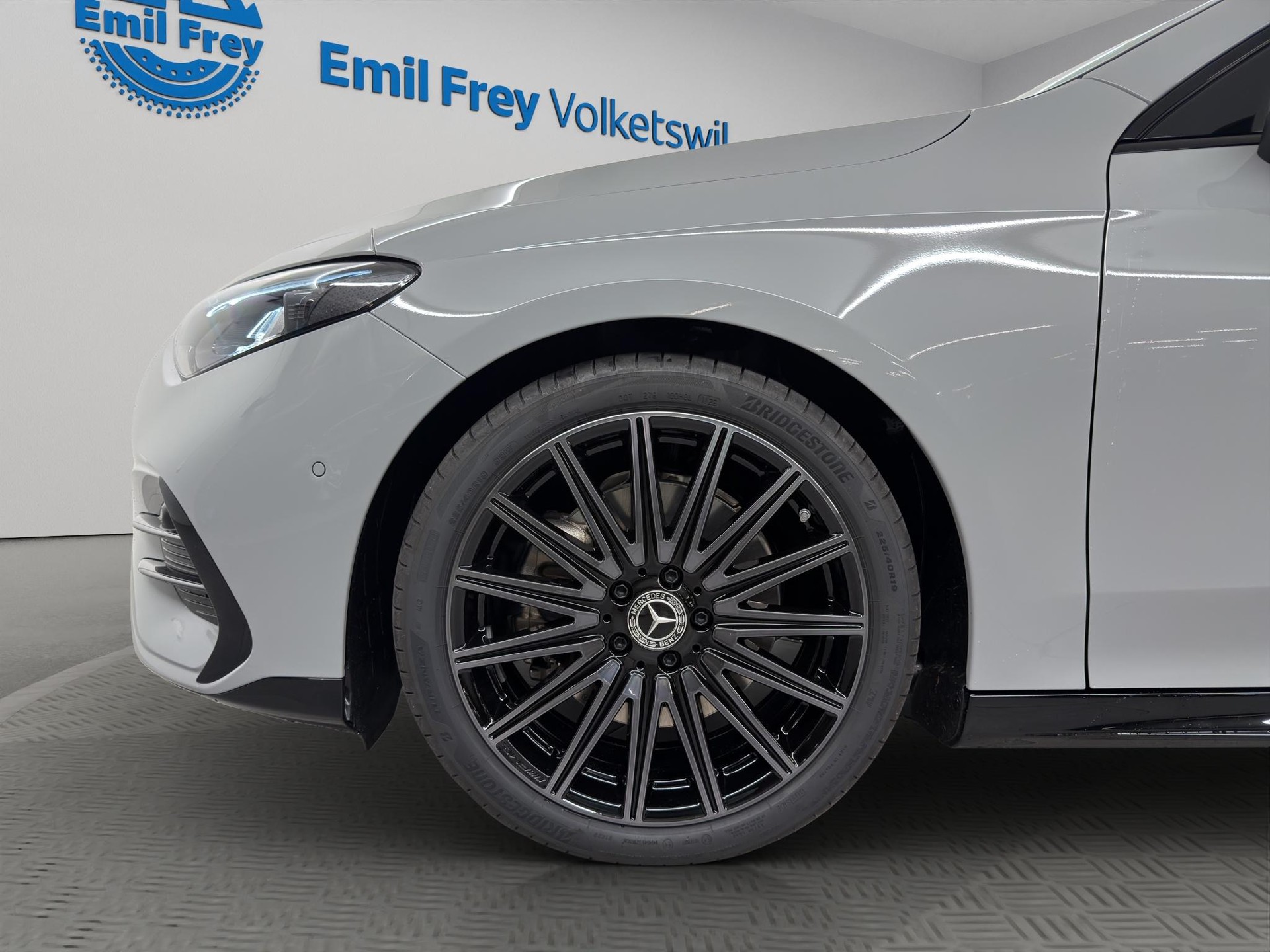 MERCEDES-BENZ CLA 220 4-Matic Shooting Brake-image-3