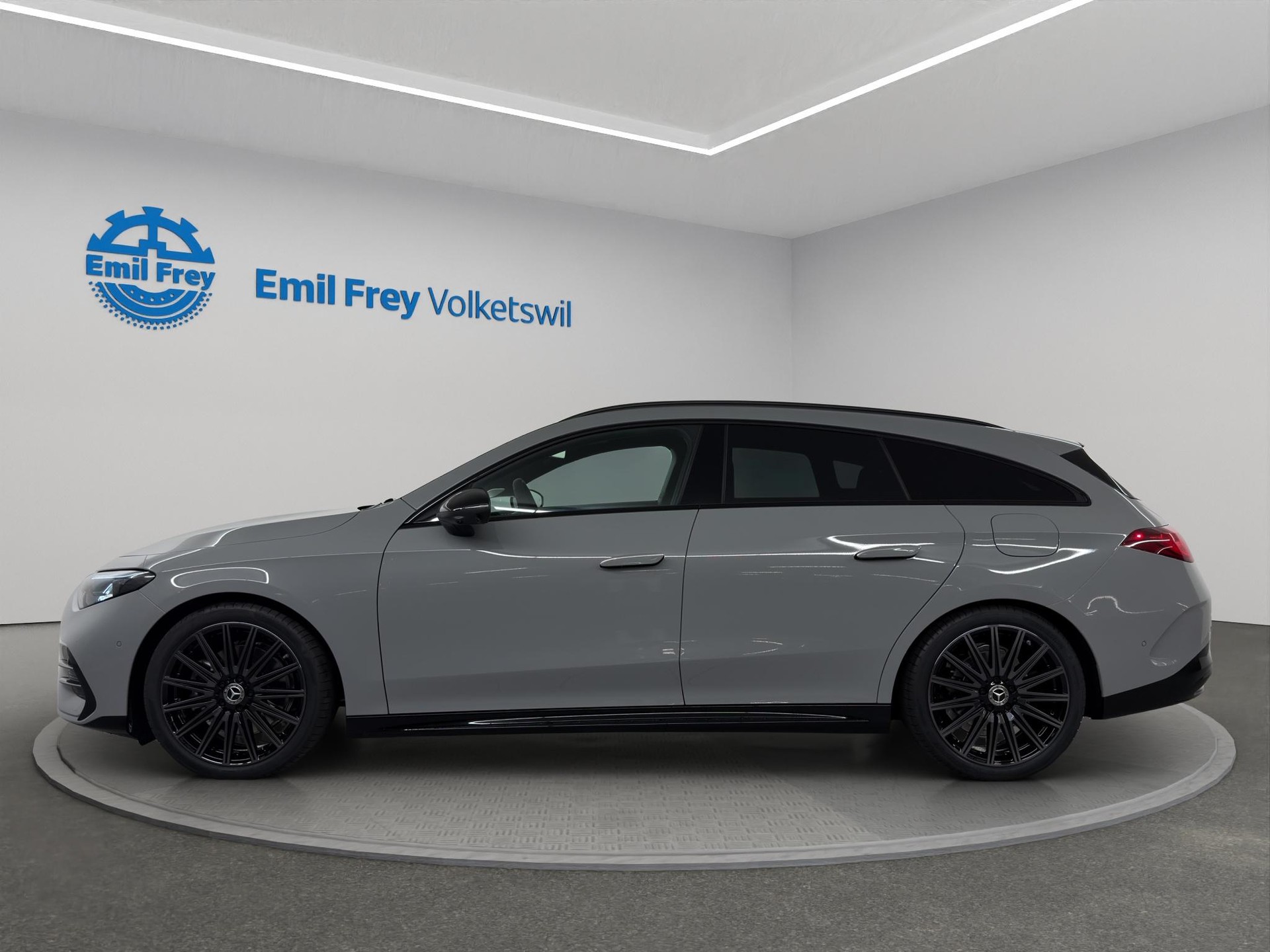 MERCEDES-BENZ CLA 220 4-Matic Shooting Brake-image-1