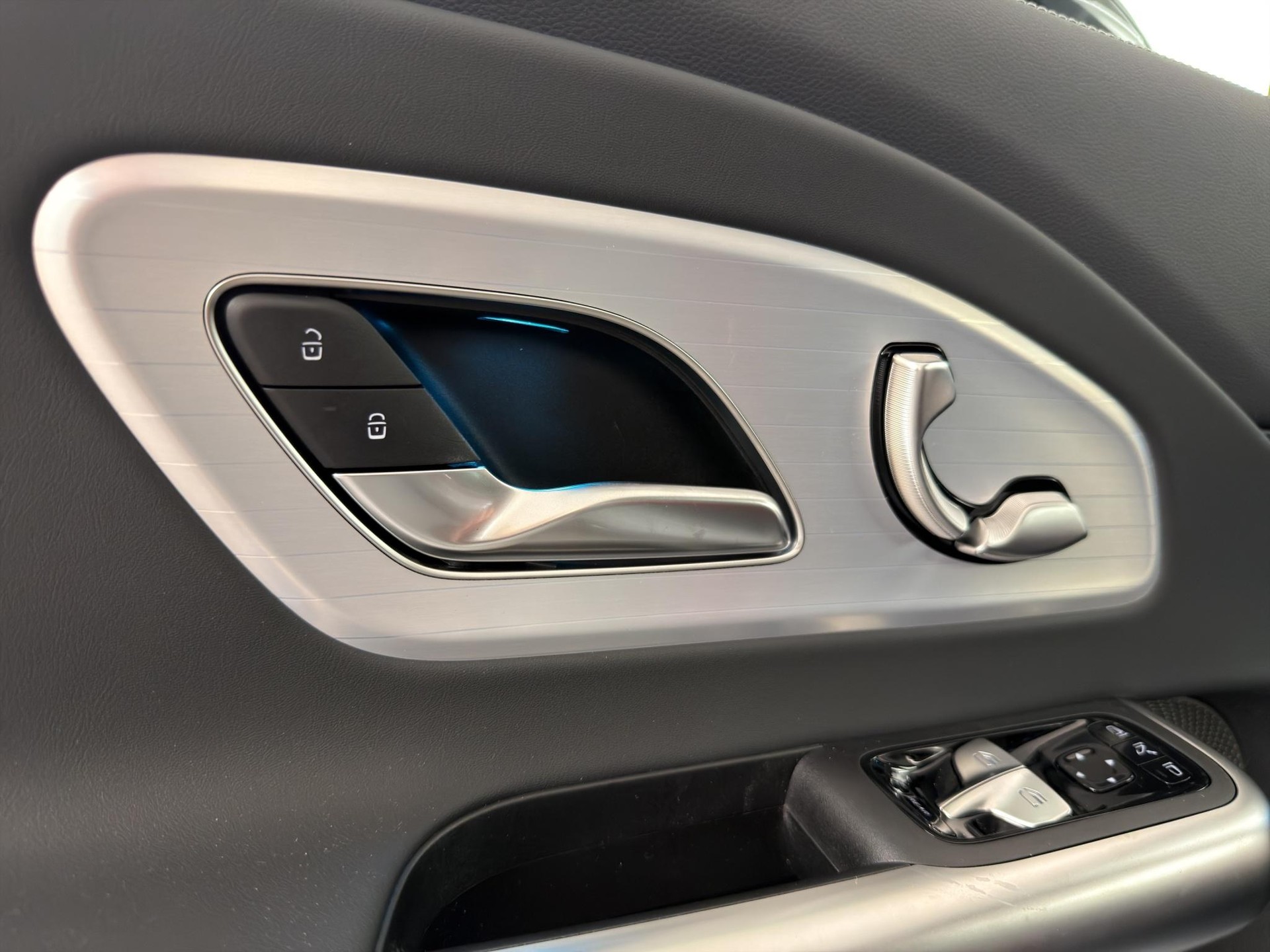 MERCEDES-BENZ CLA 220 4-Matic Shooting Brake-image-13