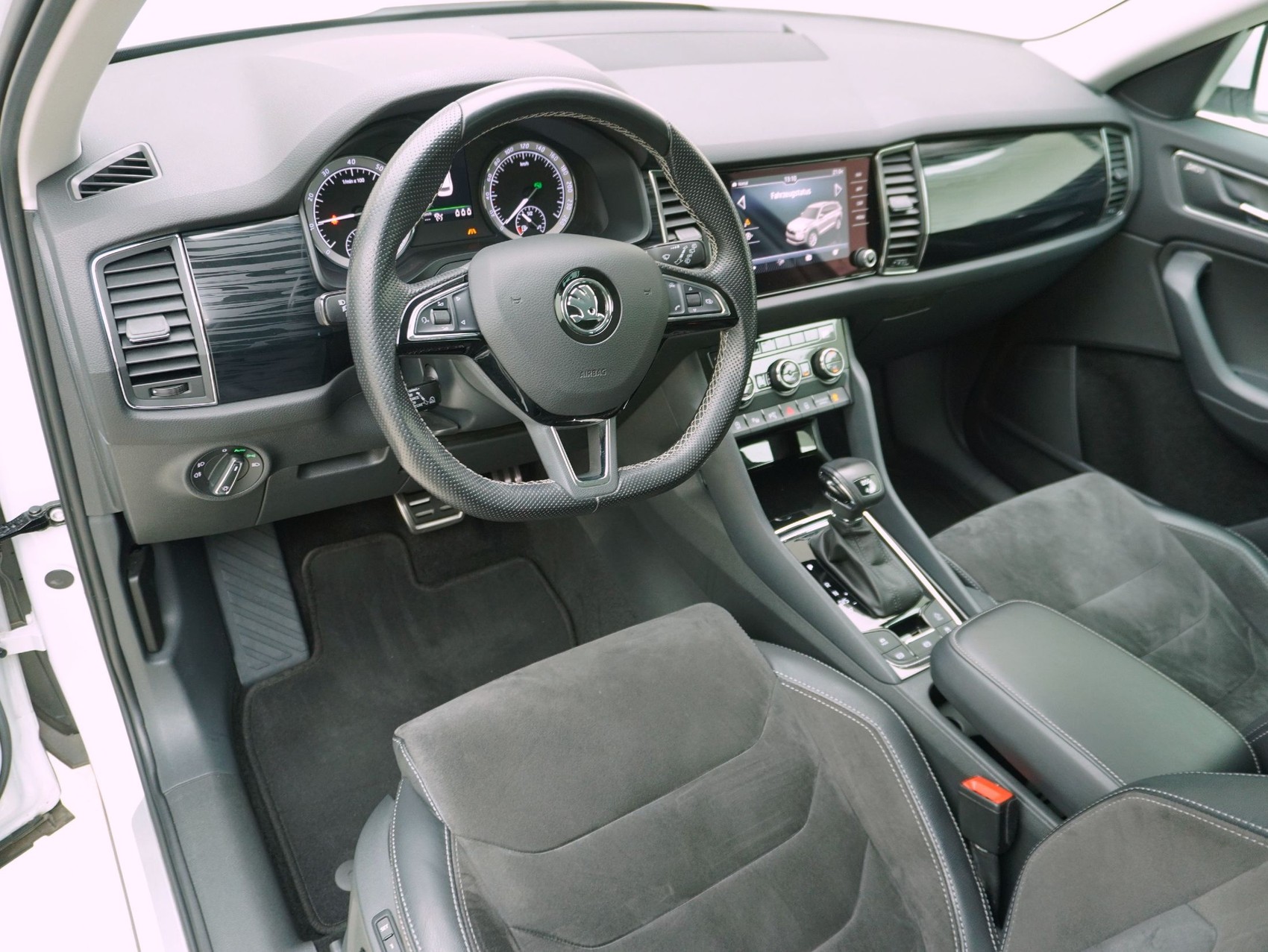 SKODA Kodiaq 2.0 TSI DSG Style-image-9