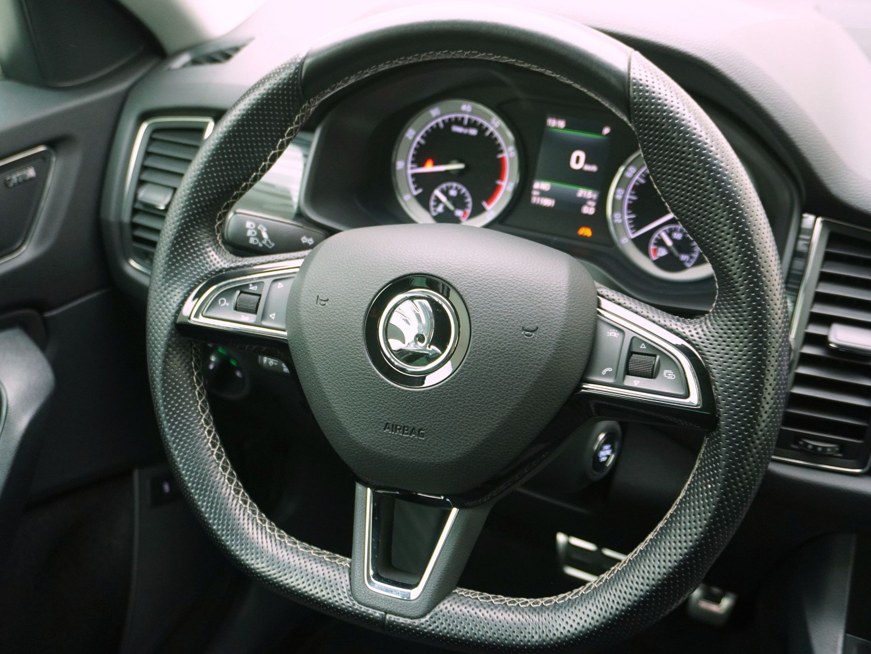 SKODA Kodiaq 2.0 TSI DSG Style-image-10