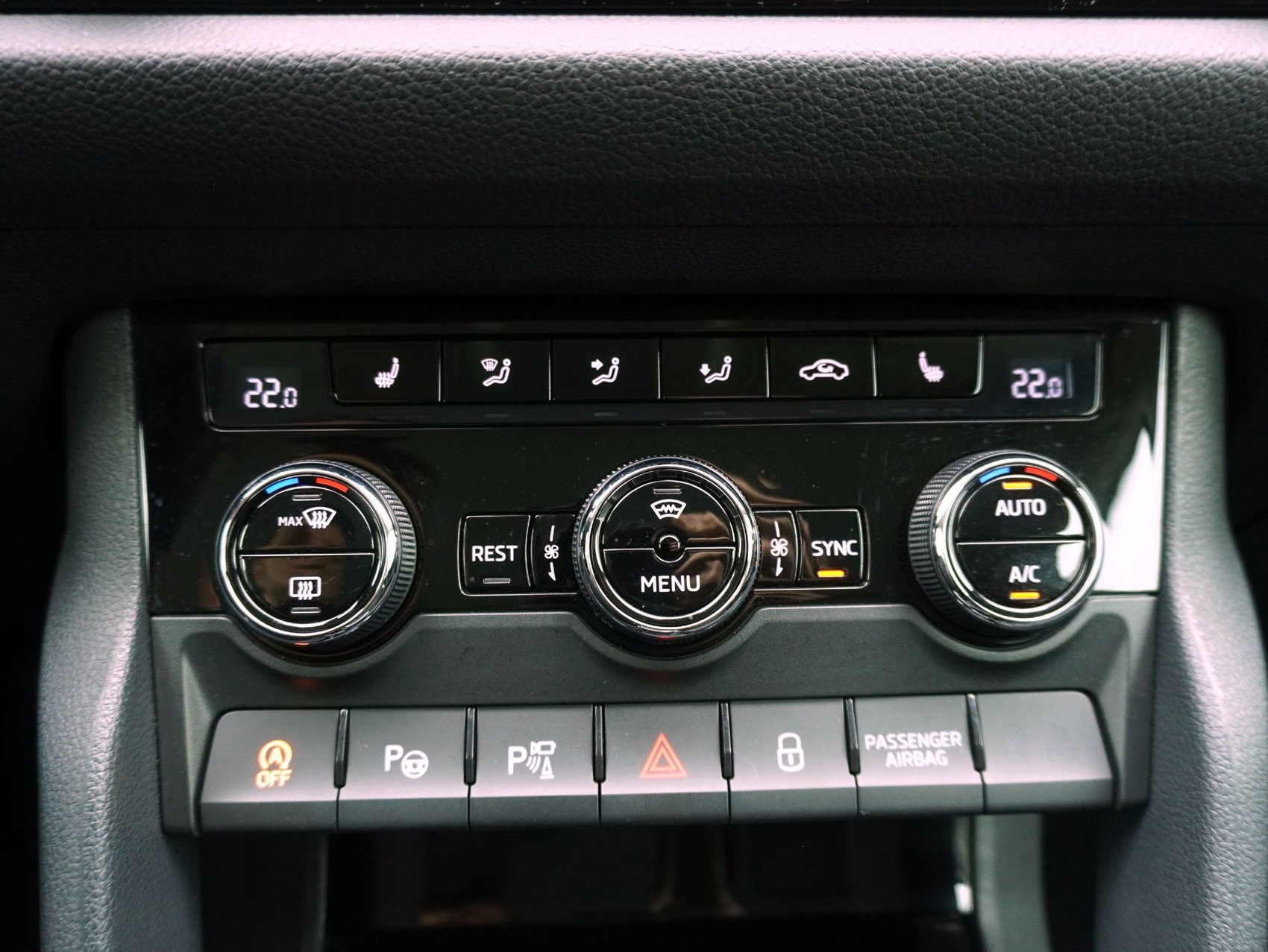 SKODA Kodiaq 2.0 TSI DSG Style-image-16