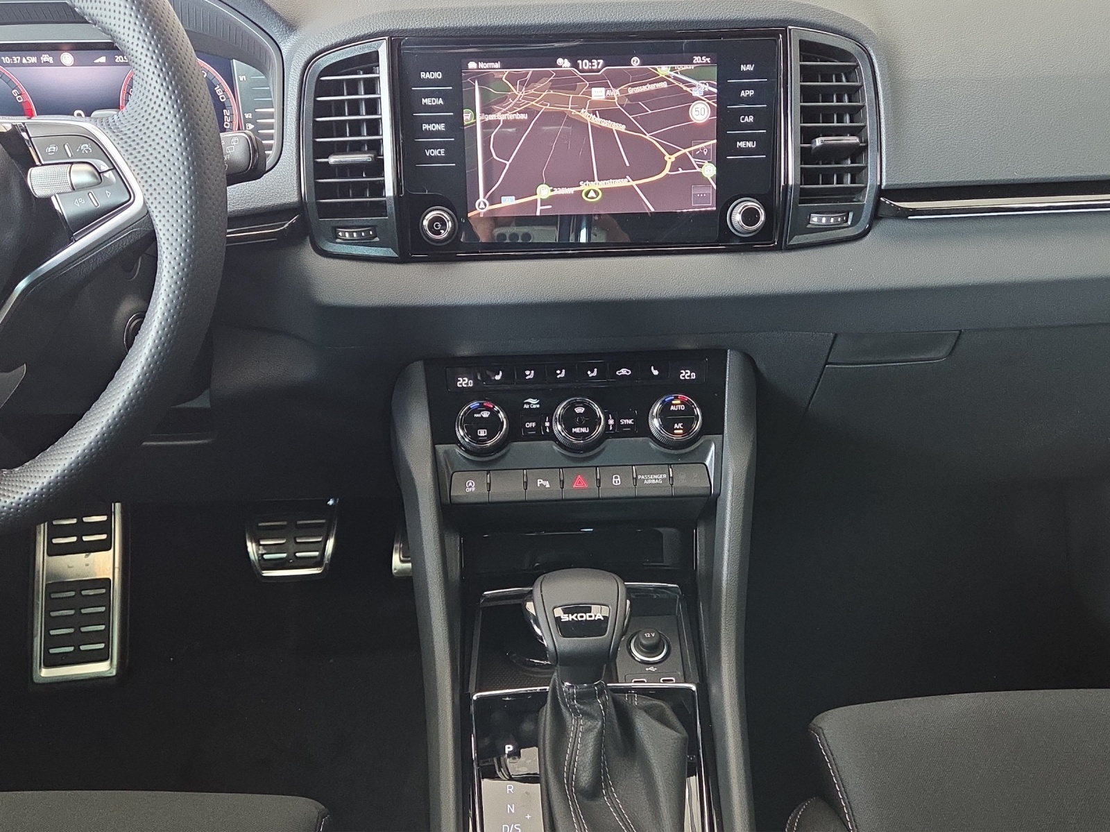 SKODA Karoq 1.5 TSI SportLine DSG-image-6