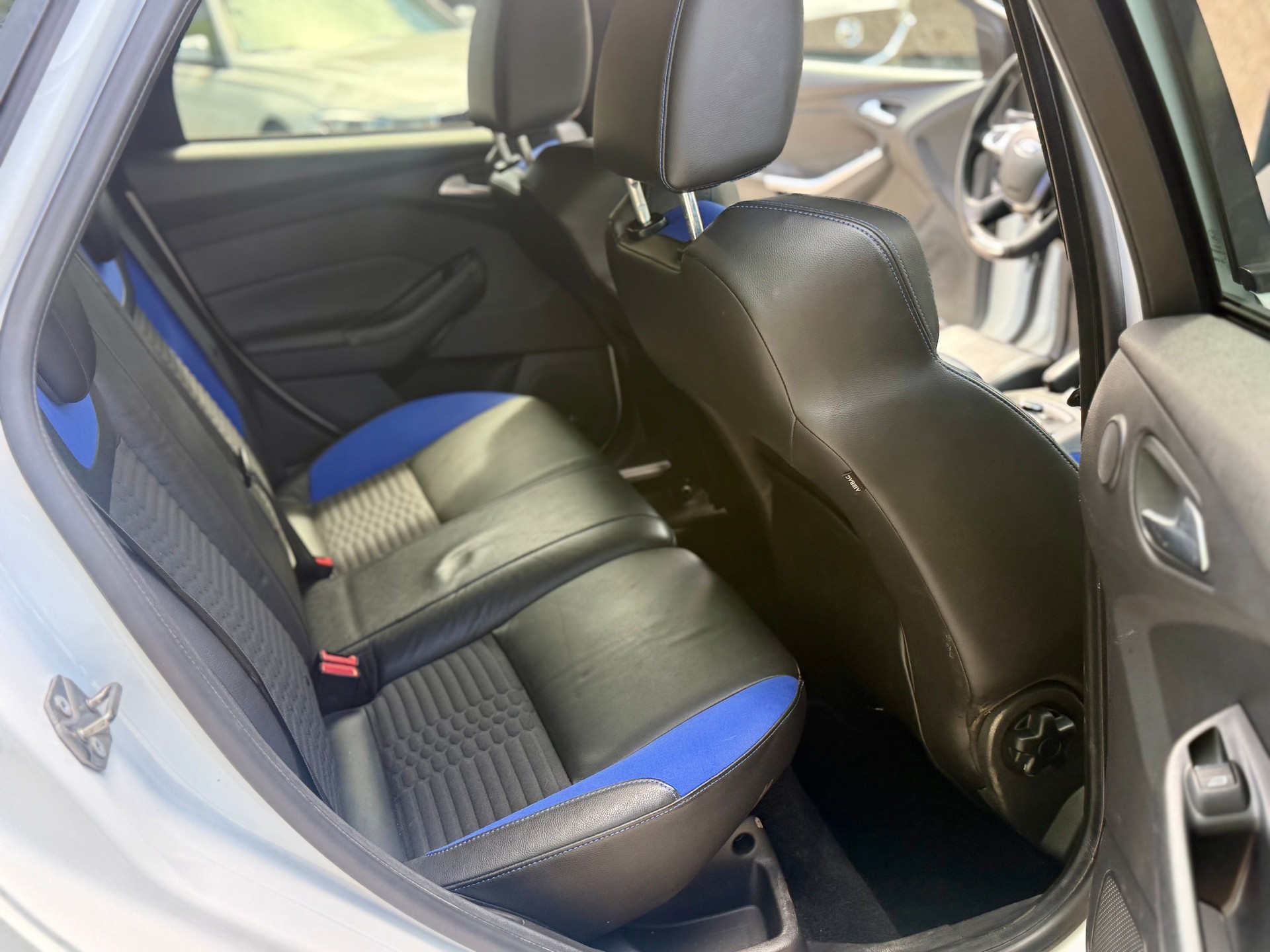 FORD Focus 2.0 SCTi ST-2-image-12