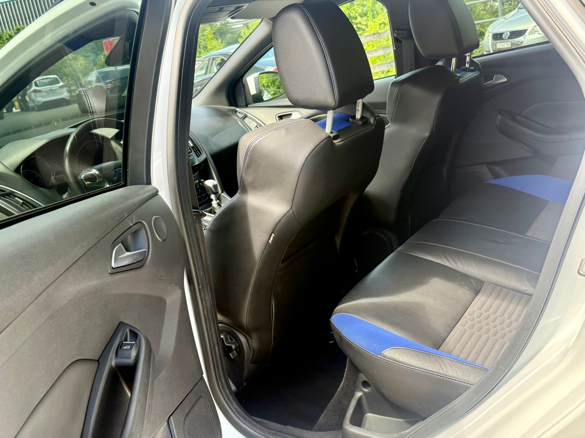 FORD Focus 2.0 SCTi ST-2-image-9