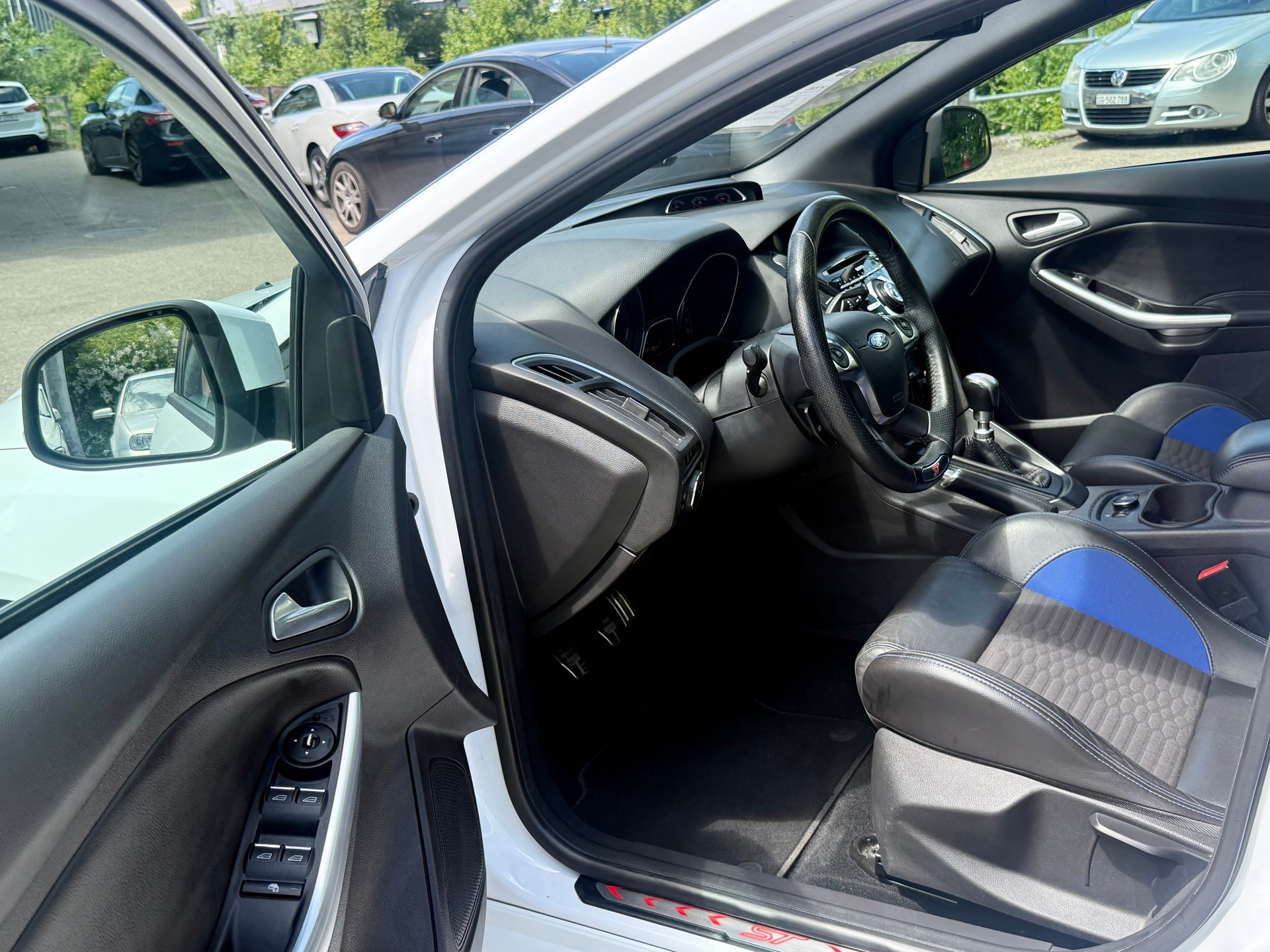 FORD Focus 2.0 SCTi ST-2-image-8
