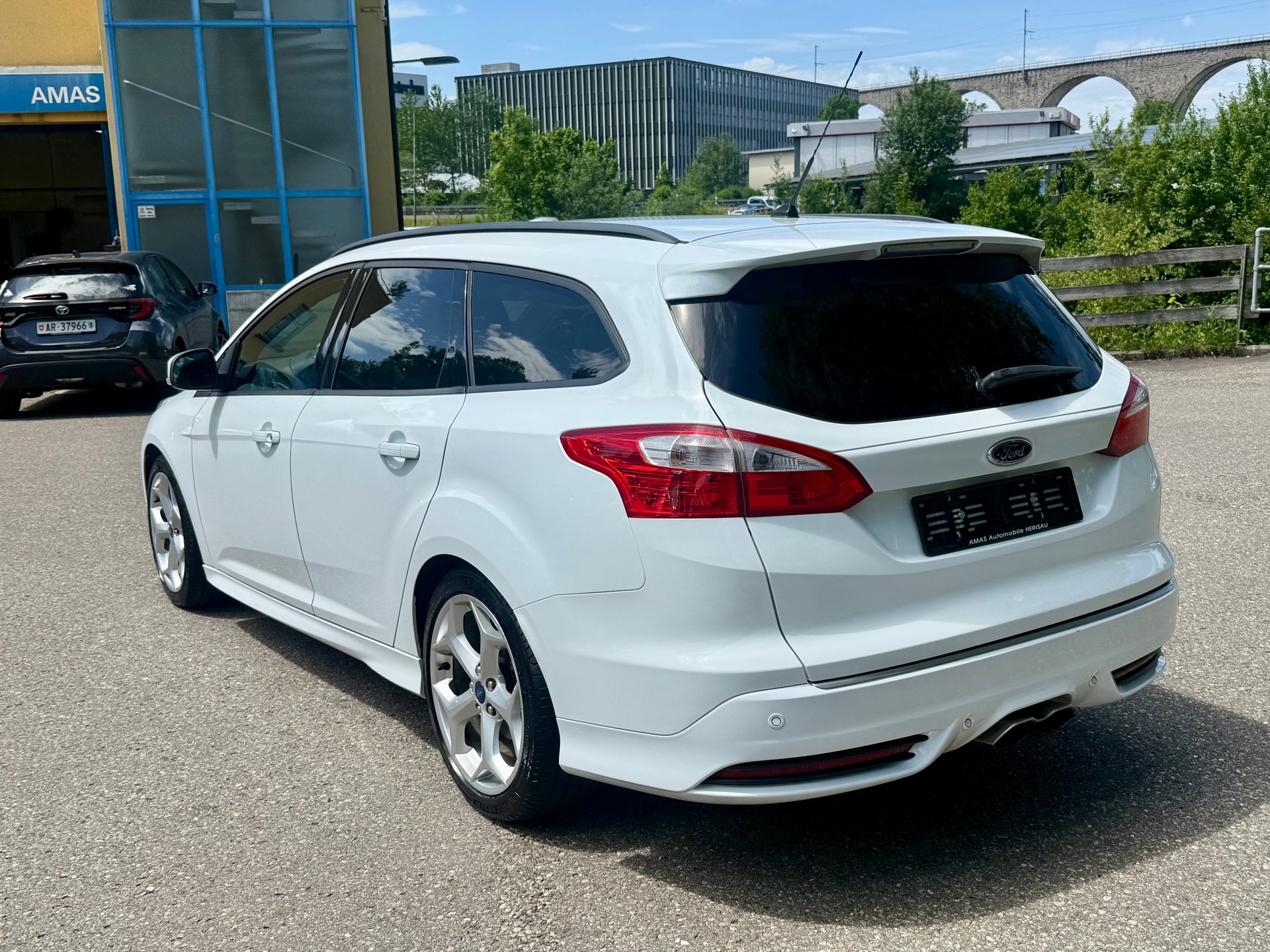 FORD Focus 2.0 SCTi ST-2-image-6