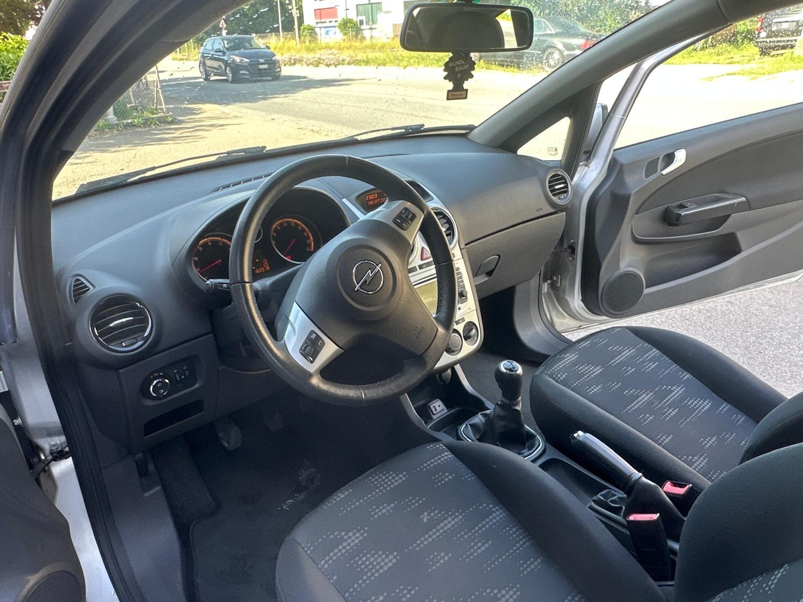 OPEL Corsa 1.4 TP Sport-image-8