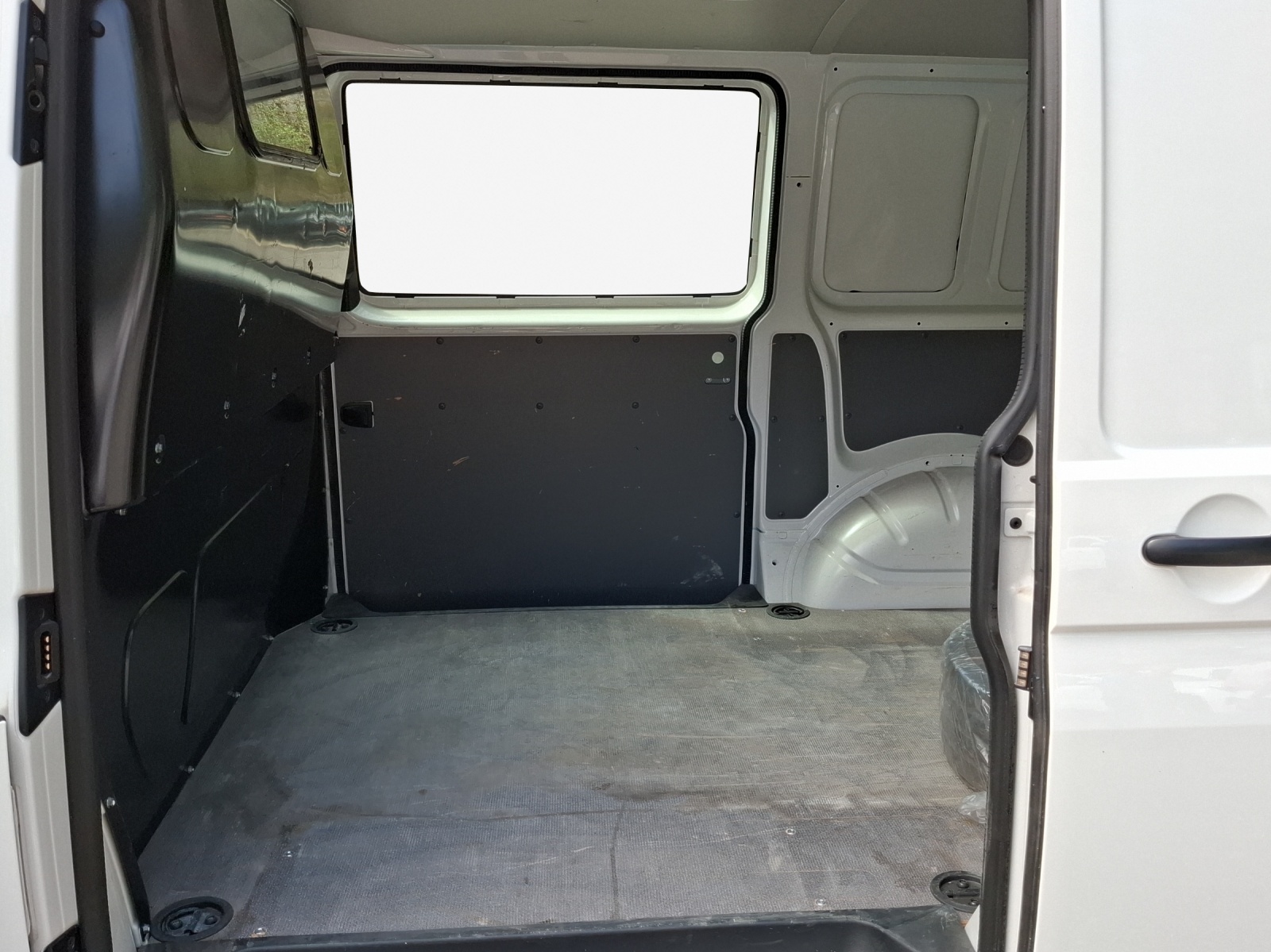 VW T6.1 2.0 TDI DSG-image-8