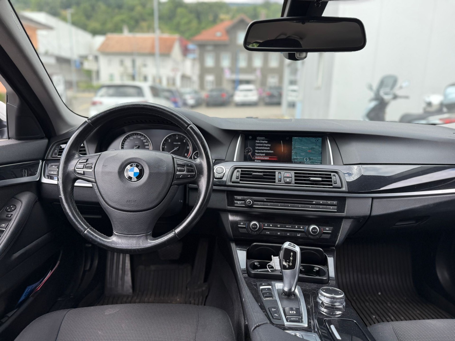 BMW 525d Touring xDrive Steptronic-image-10