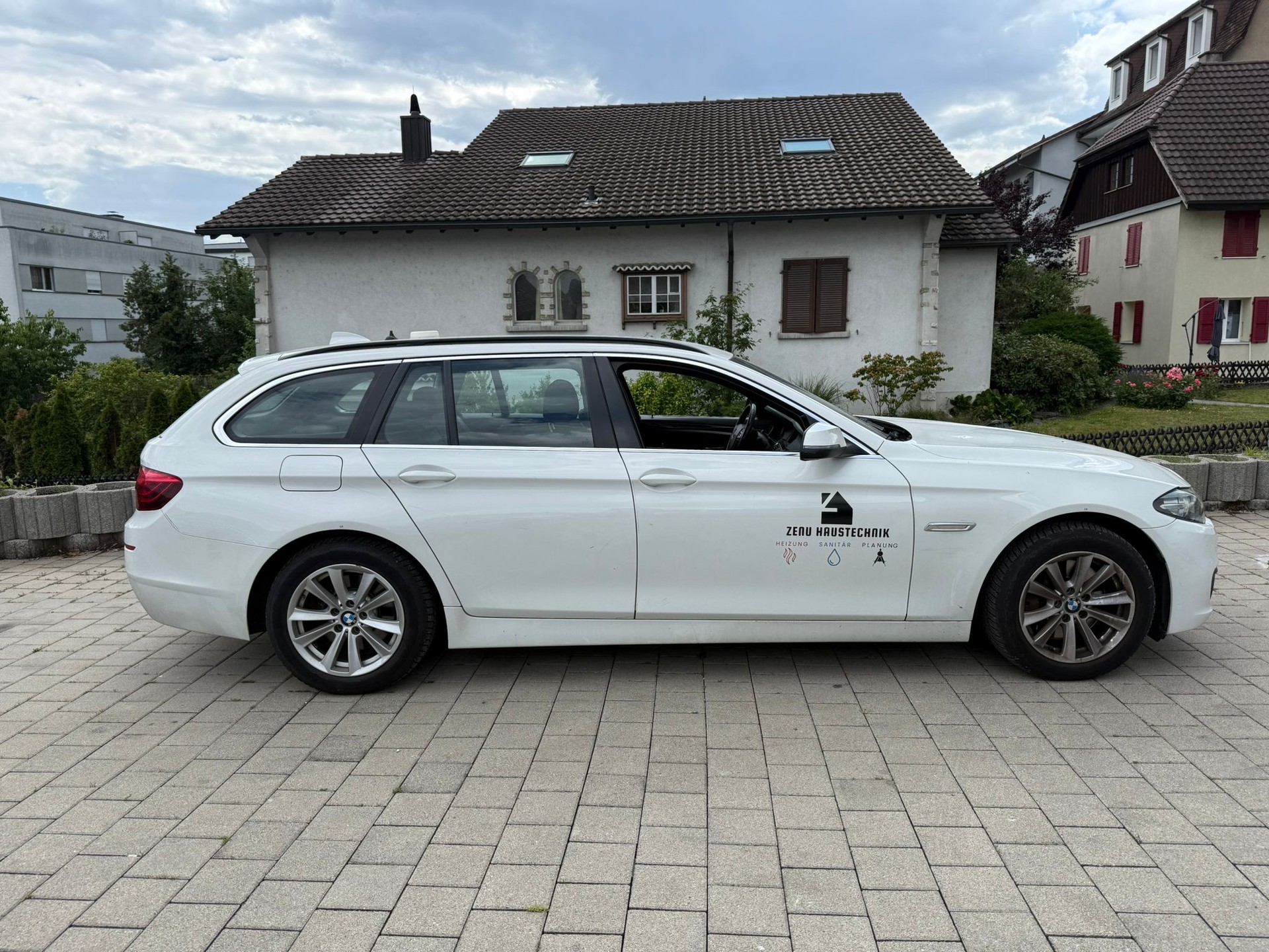 BMW 525d Touring xDrive Steptronic-image-4