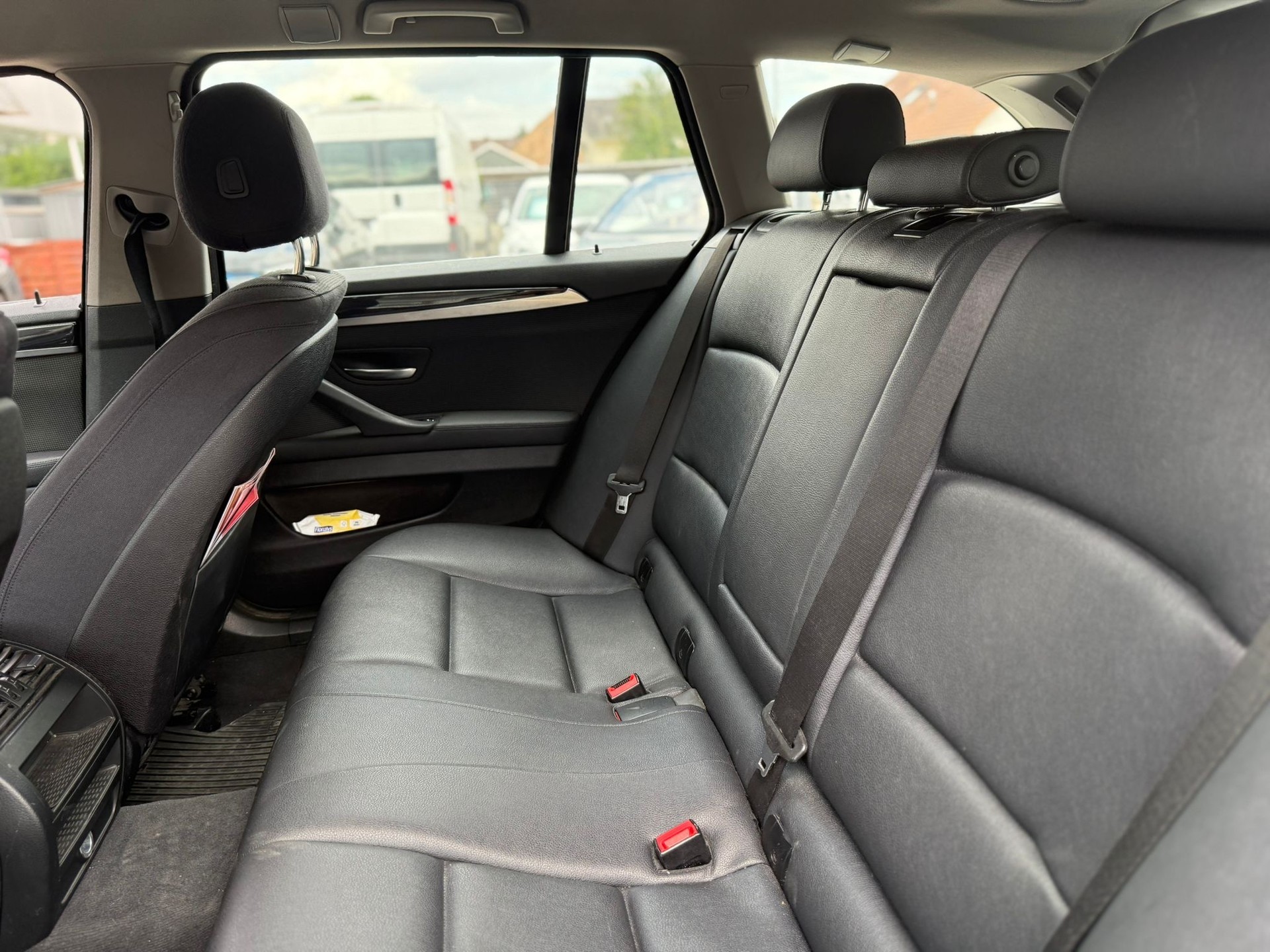 BMW 525d Touring xDrive Steptronic-image-12