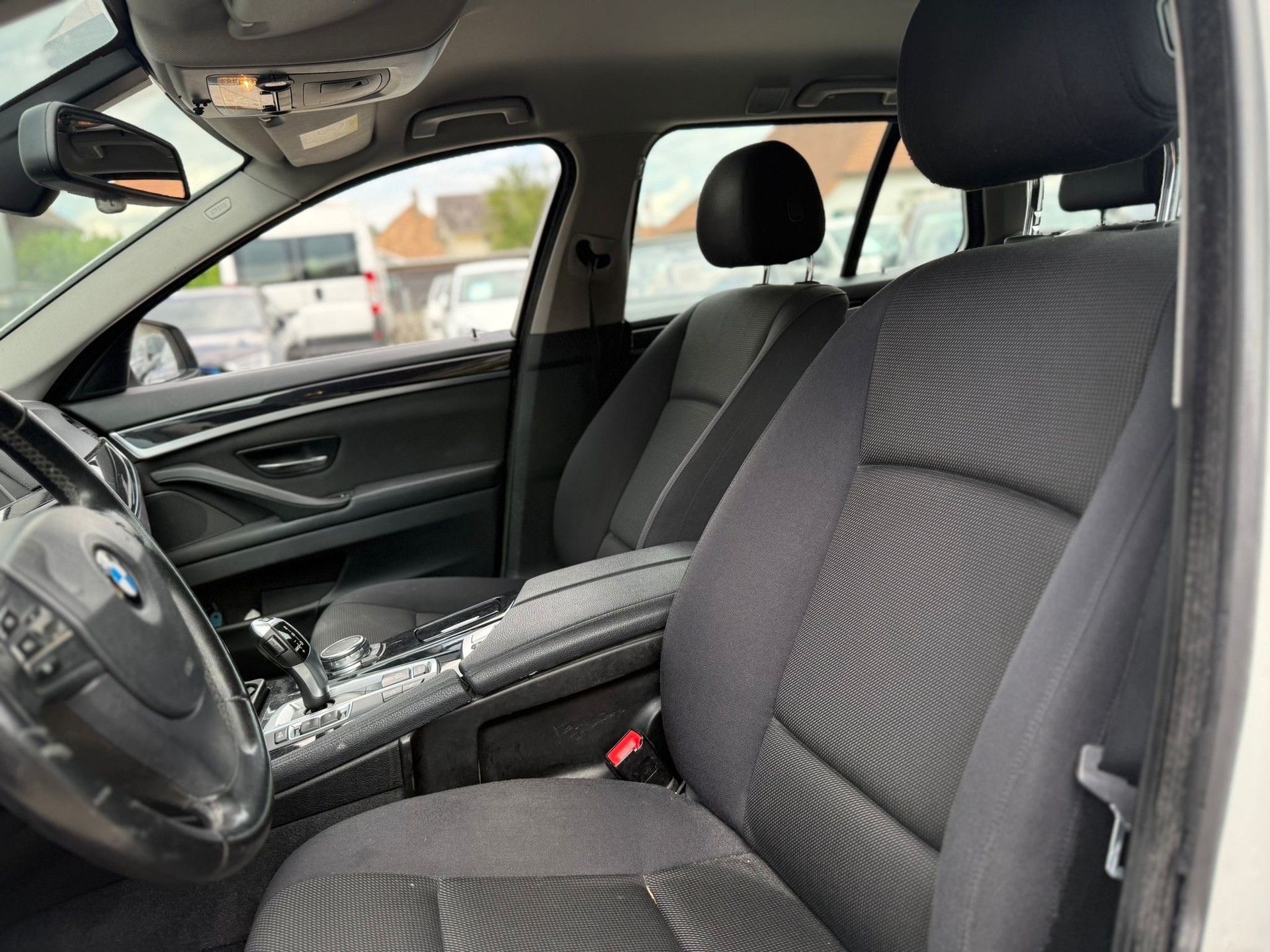 BMW 525d Touring xDrive Steptronic-image-9