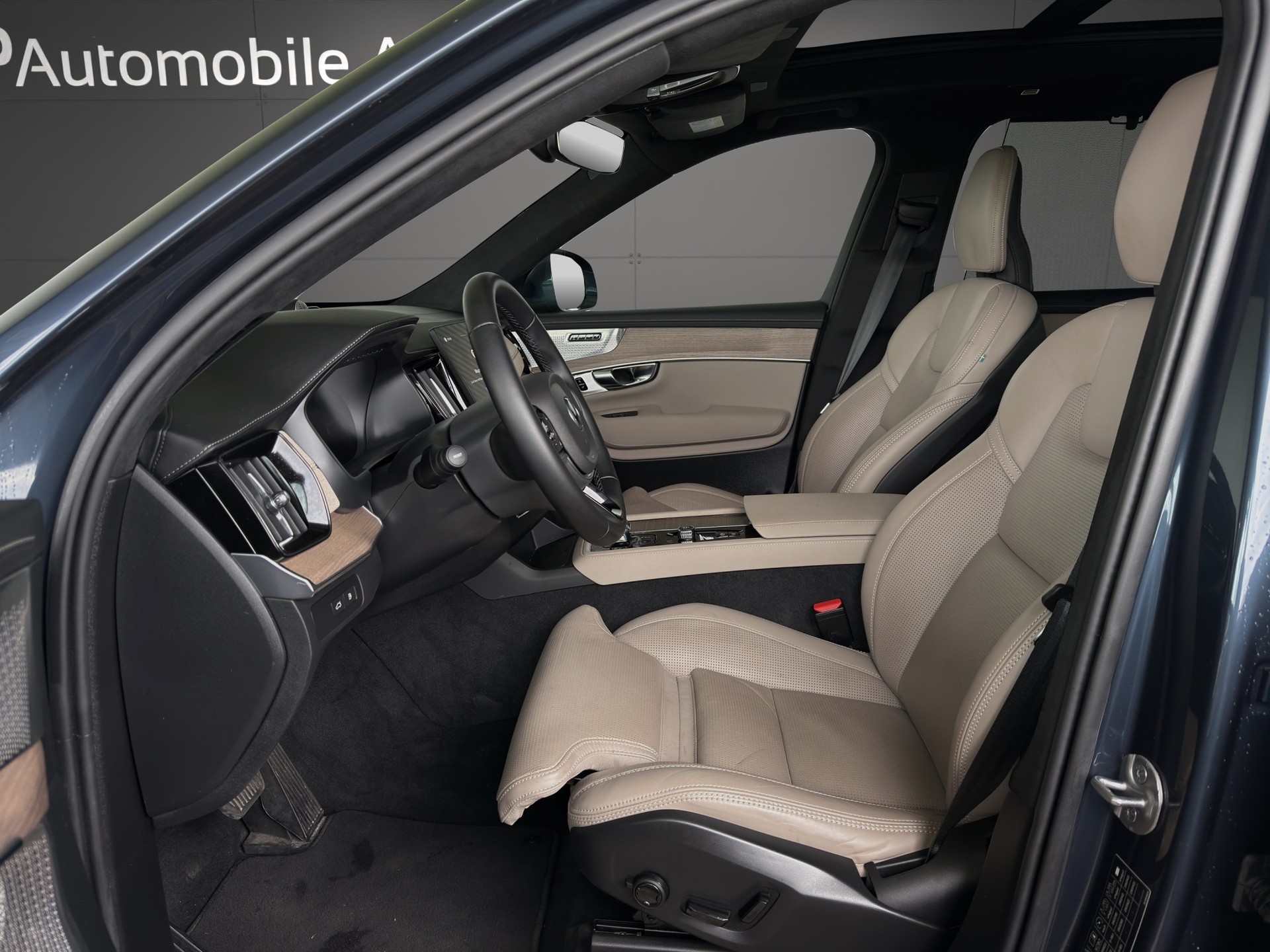 VOLVO XC90 T8 eAWD PluginHybrid Ultra Bright Geartronic-image-5