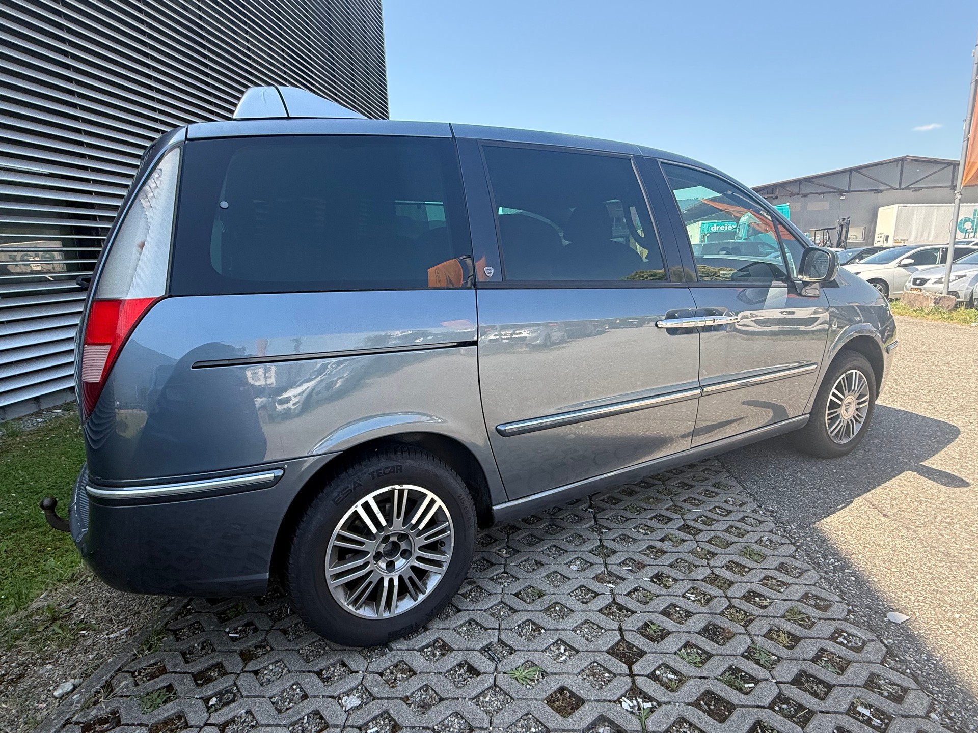 LANCIA Phedra 2.2 JTD 16V Platino Automatic-image-1