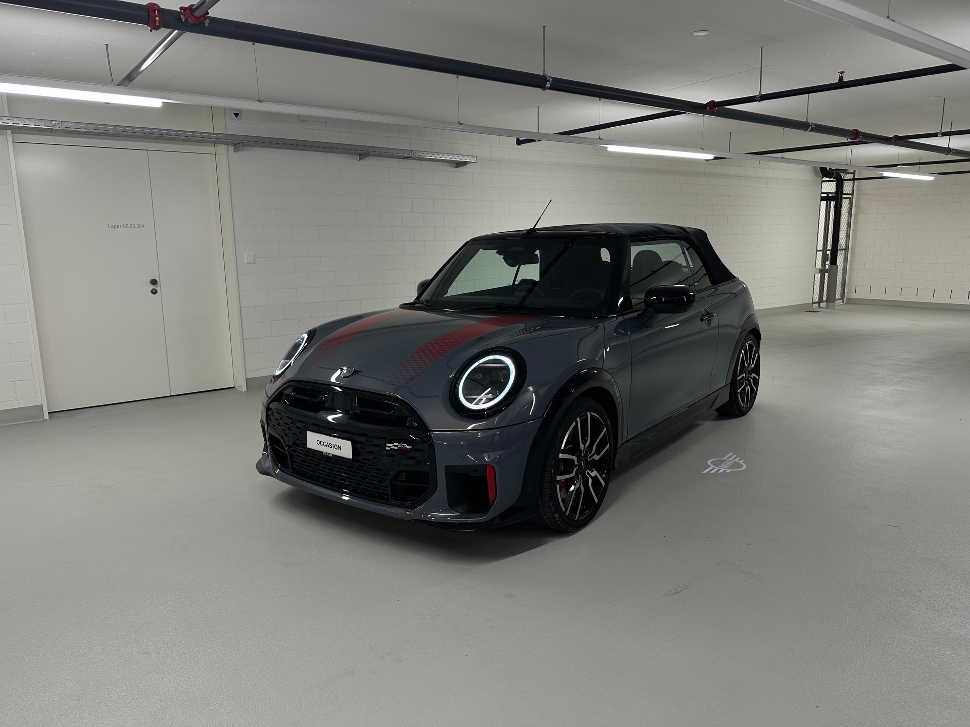 MINI John Cooper Works Cabrio-image-0