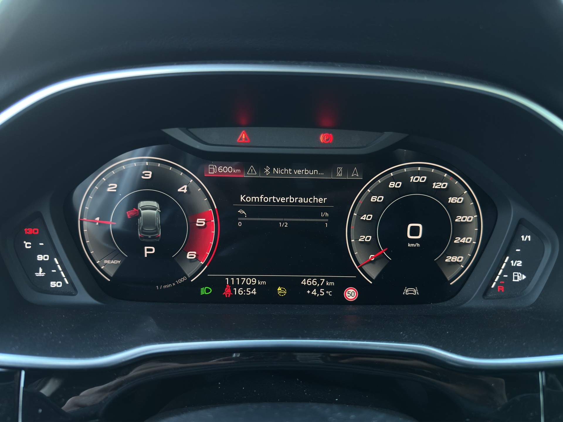 AUDI Q3 35 TDI S line quattro S-tronic-image-11