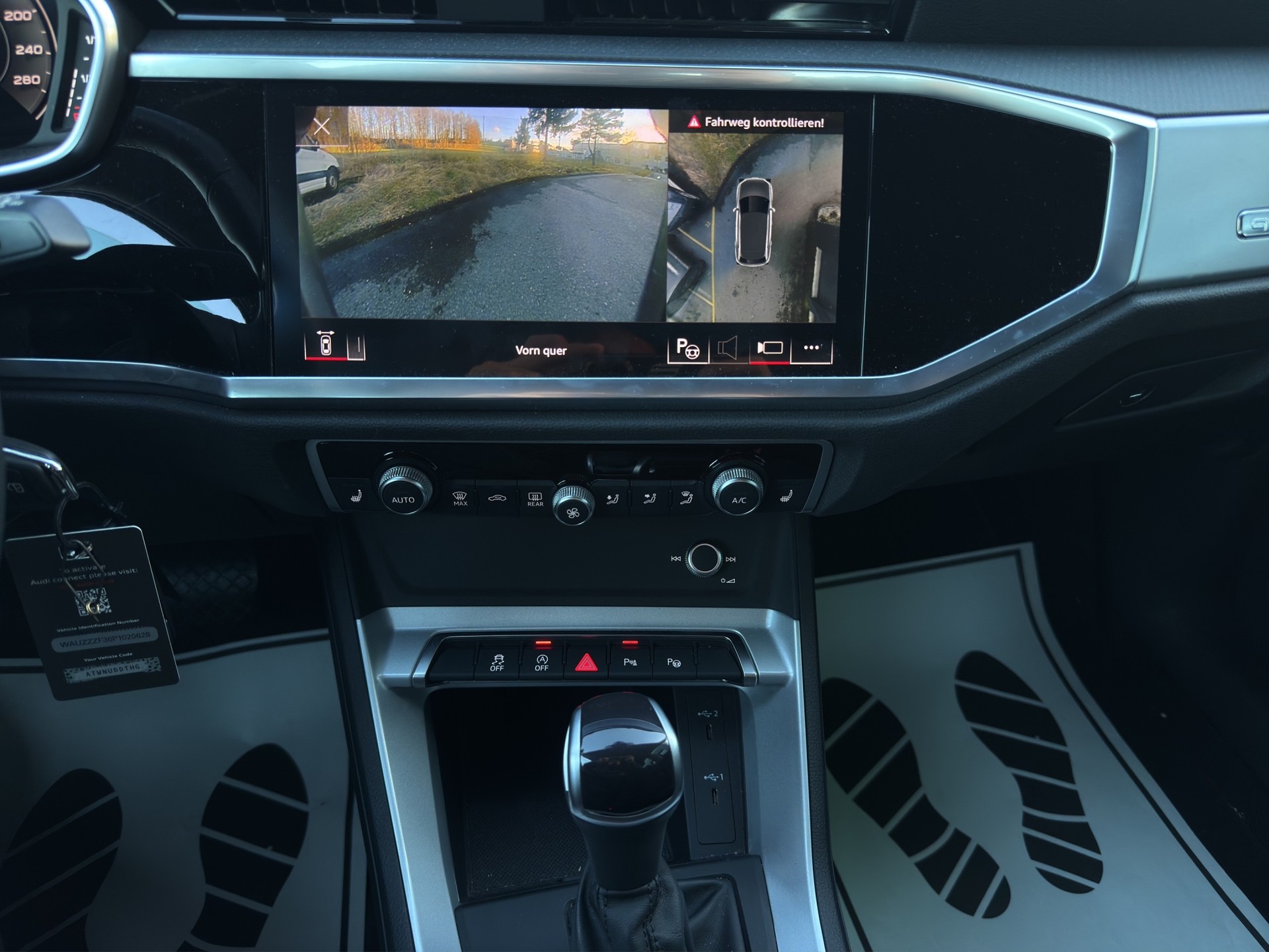AUDI Q3 35 TDI S line quattro S-tronic-image-14