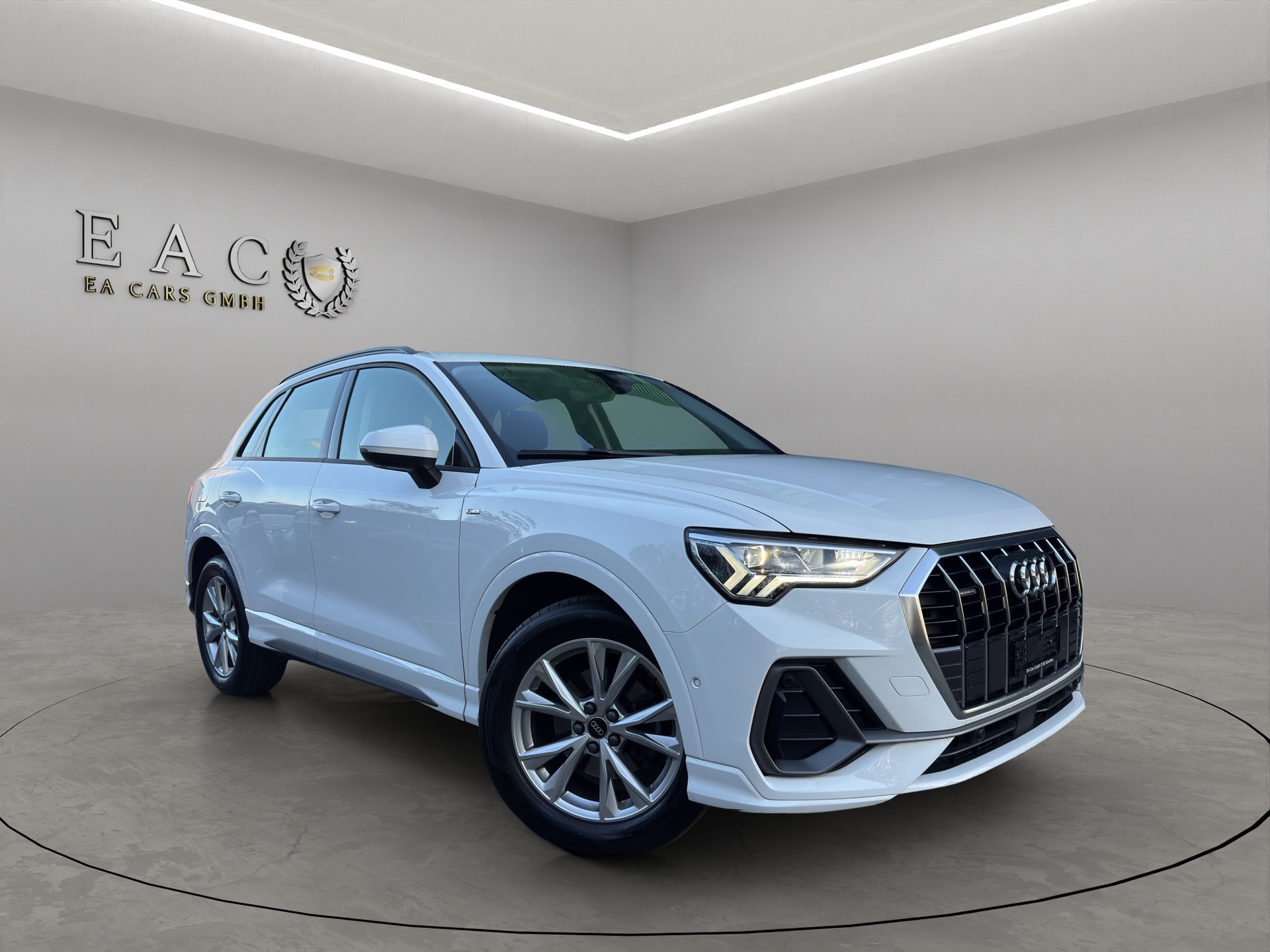 AUDI Q3 35 TDI S line quattro S-tronic-image-6