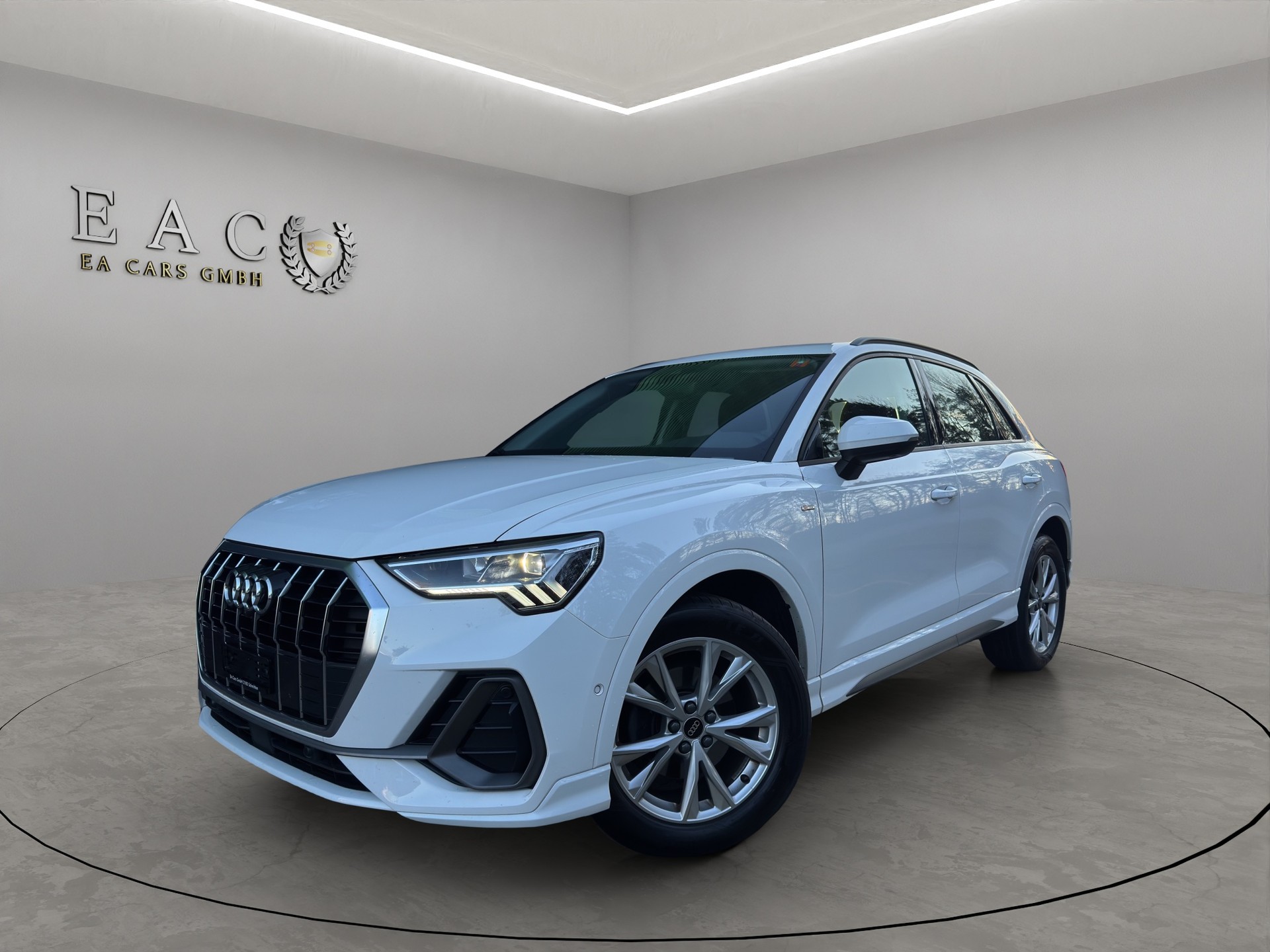 AUDI Q3 35 TDI S line quattro S-tronic-image-0