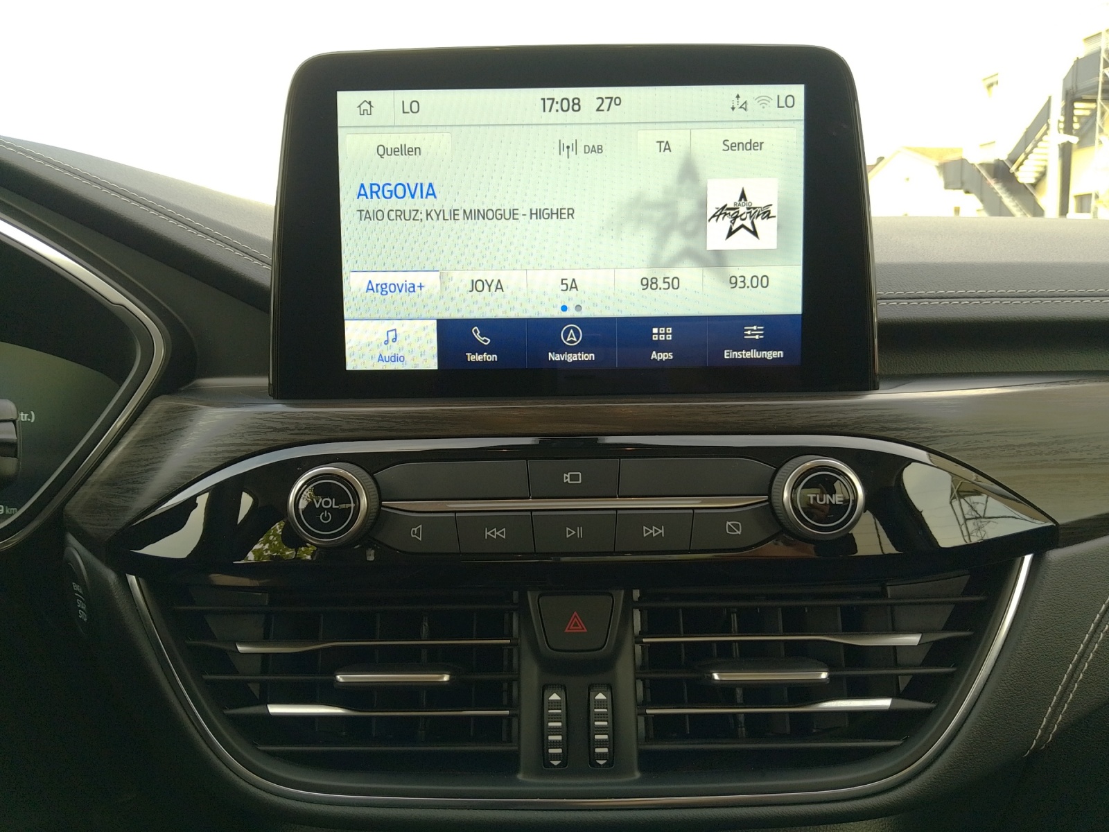 FORD Kuga 2.5 Plug-in Hybrid Vignale 224 PS-image-9