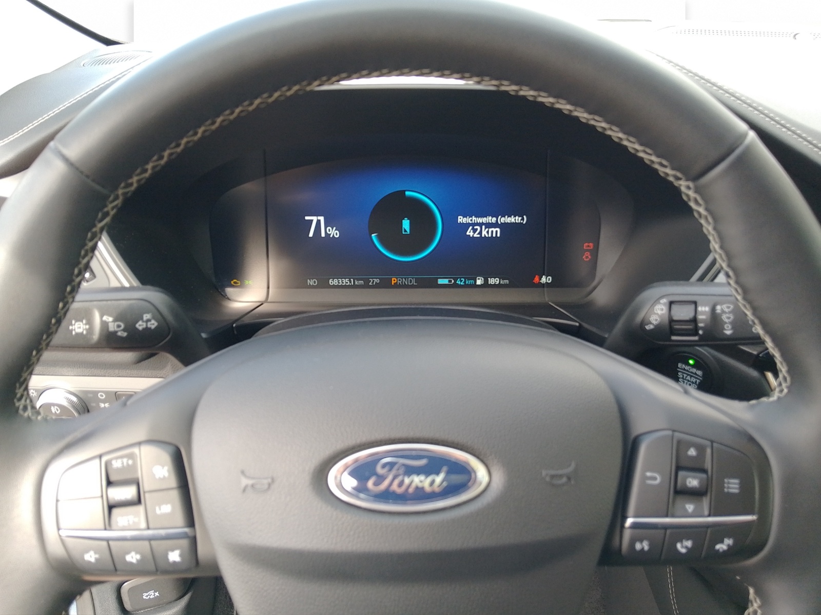 FORD Kuga 2.5 Plug-in Hybrid Vignale 224 PS-image-8