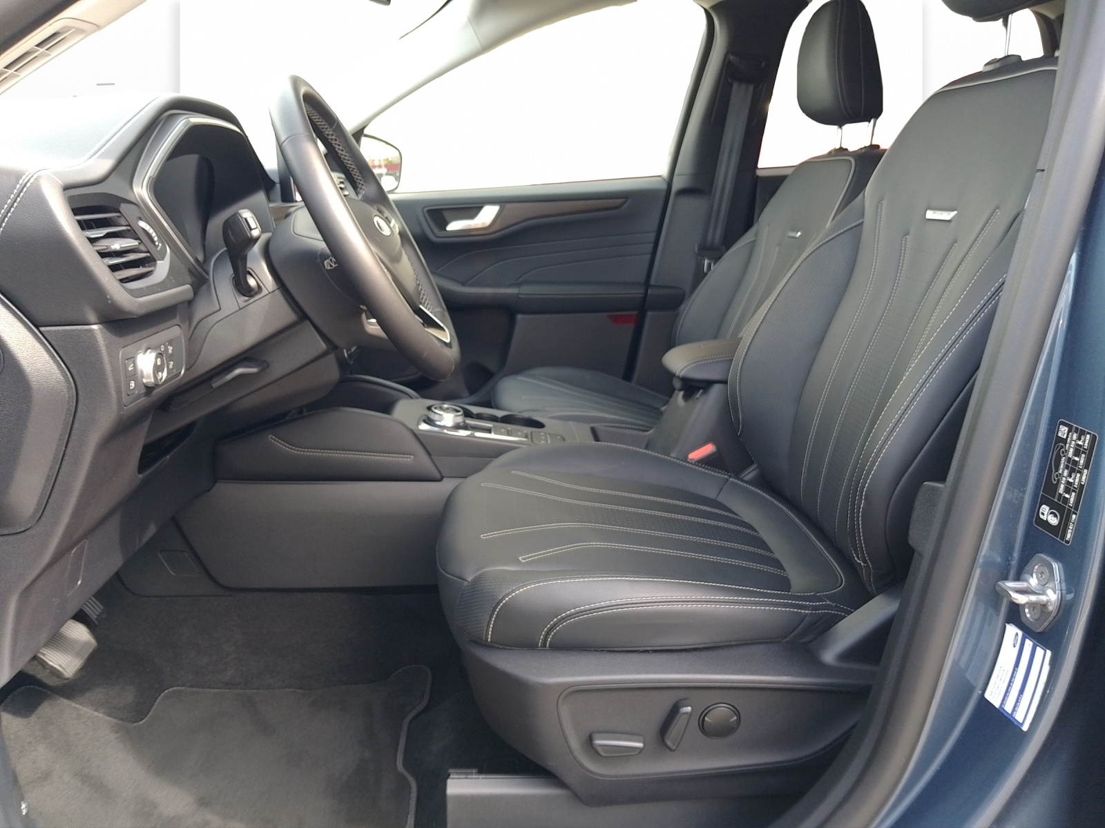 FORD Kuga 2.5 Plug-in Hybrid Vignale 224 PS-image-10