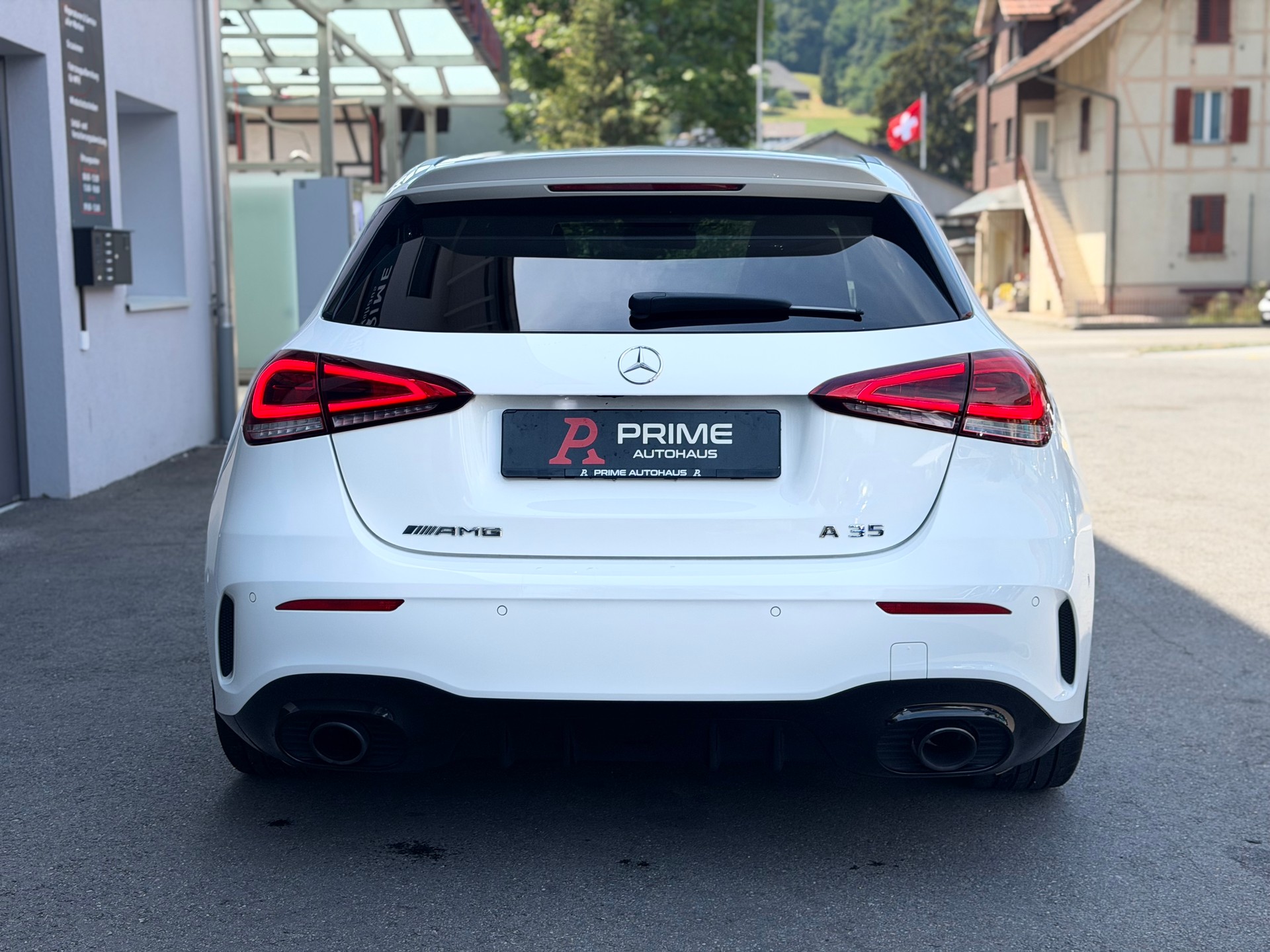 MERCEDES-BENZ A 35 AMG 4Matic Speedshift-image-5