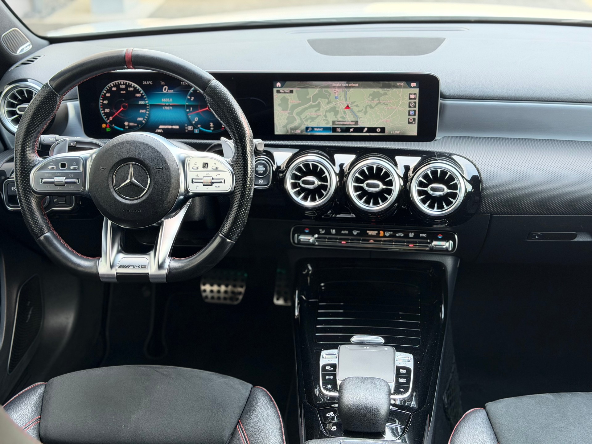 MERCEDES-BENZ A 35 AMG 4Matic Speedshift-image-11