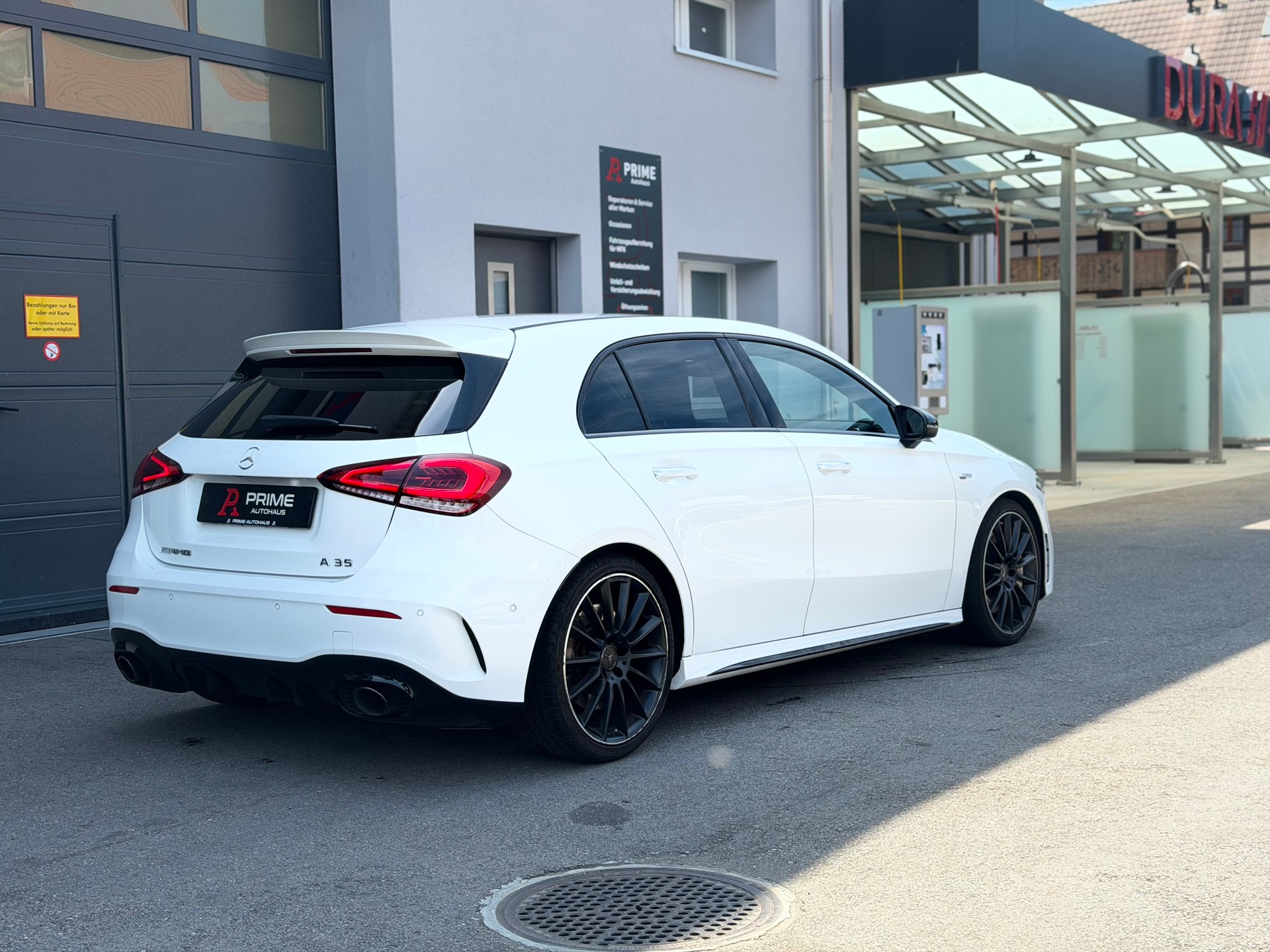 MERCEDES-BENZ A 35 AMG 4Matic Speedshift-image-3