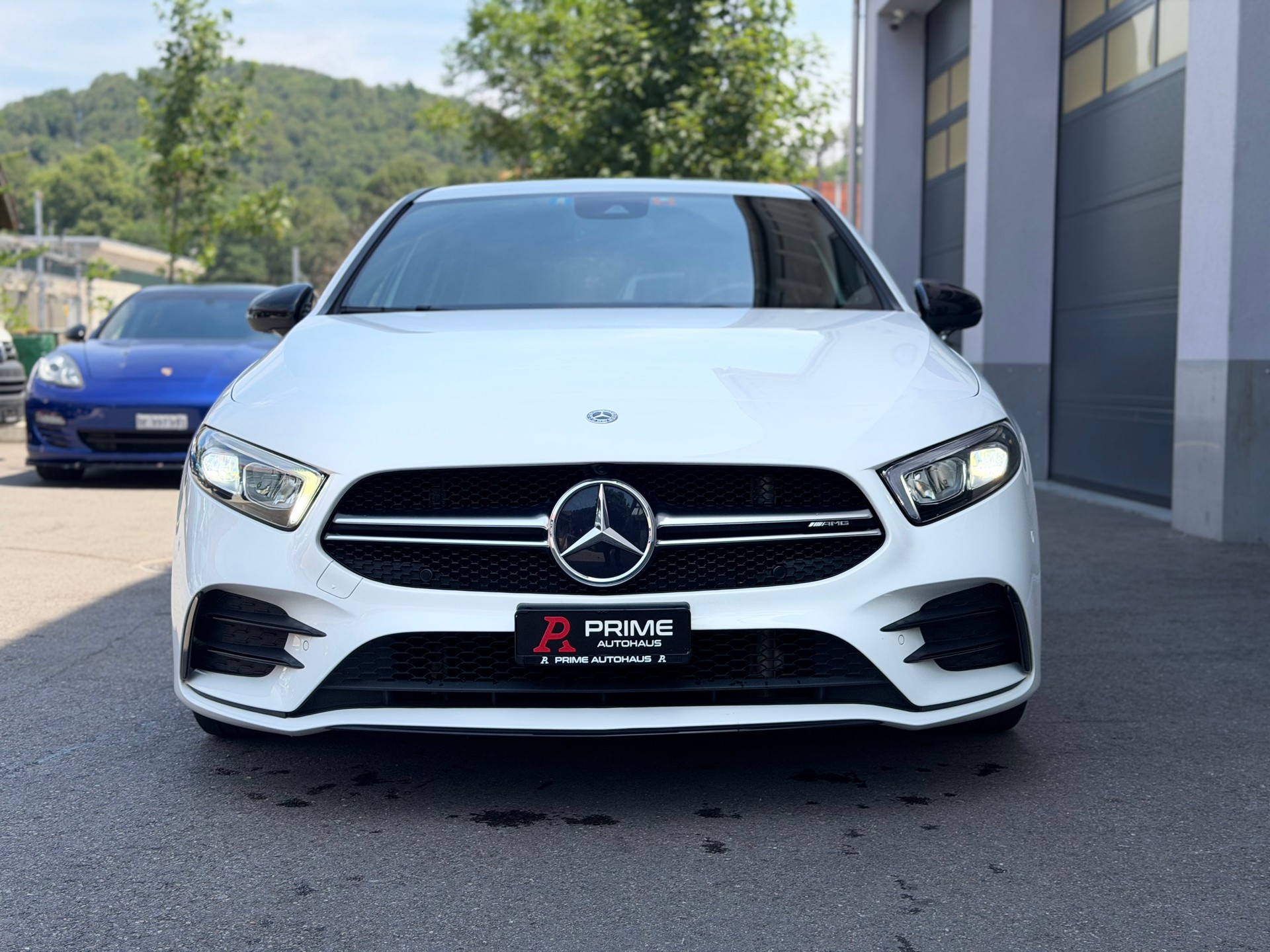 MERCEDES-BENZ A 35 AMG 4Matic Speedshift-image-2
