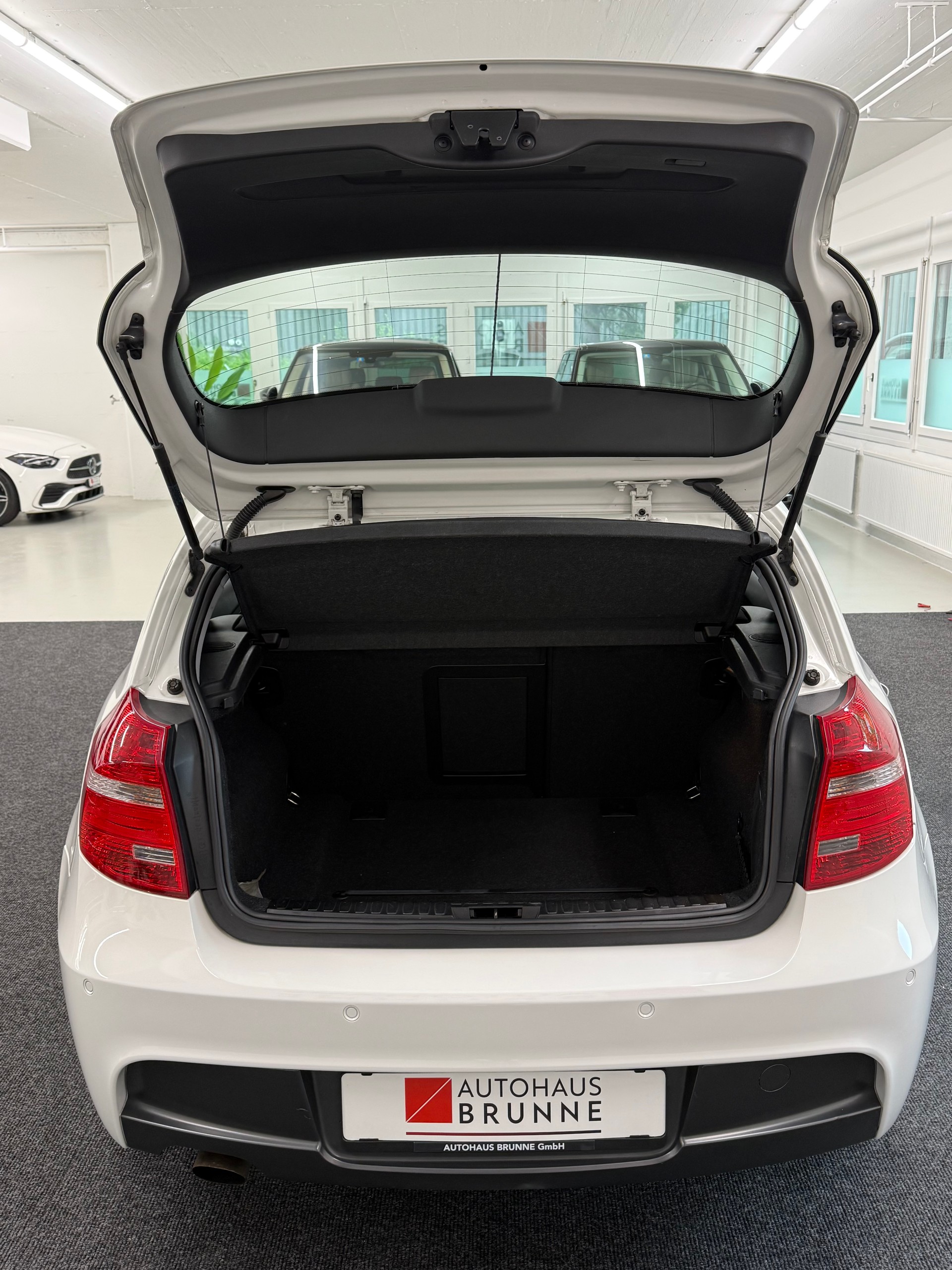 BMW 116i Steptronic M-Paket-image-5
