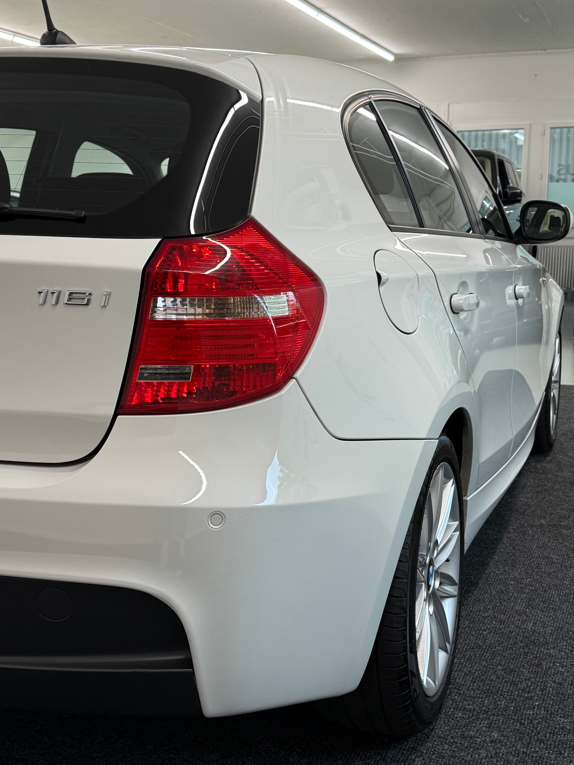 BMW 116i Steptronic M-Paket-image-3