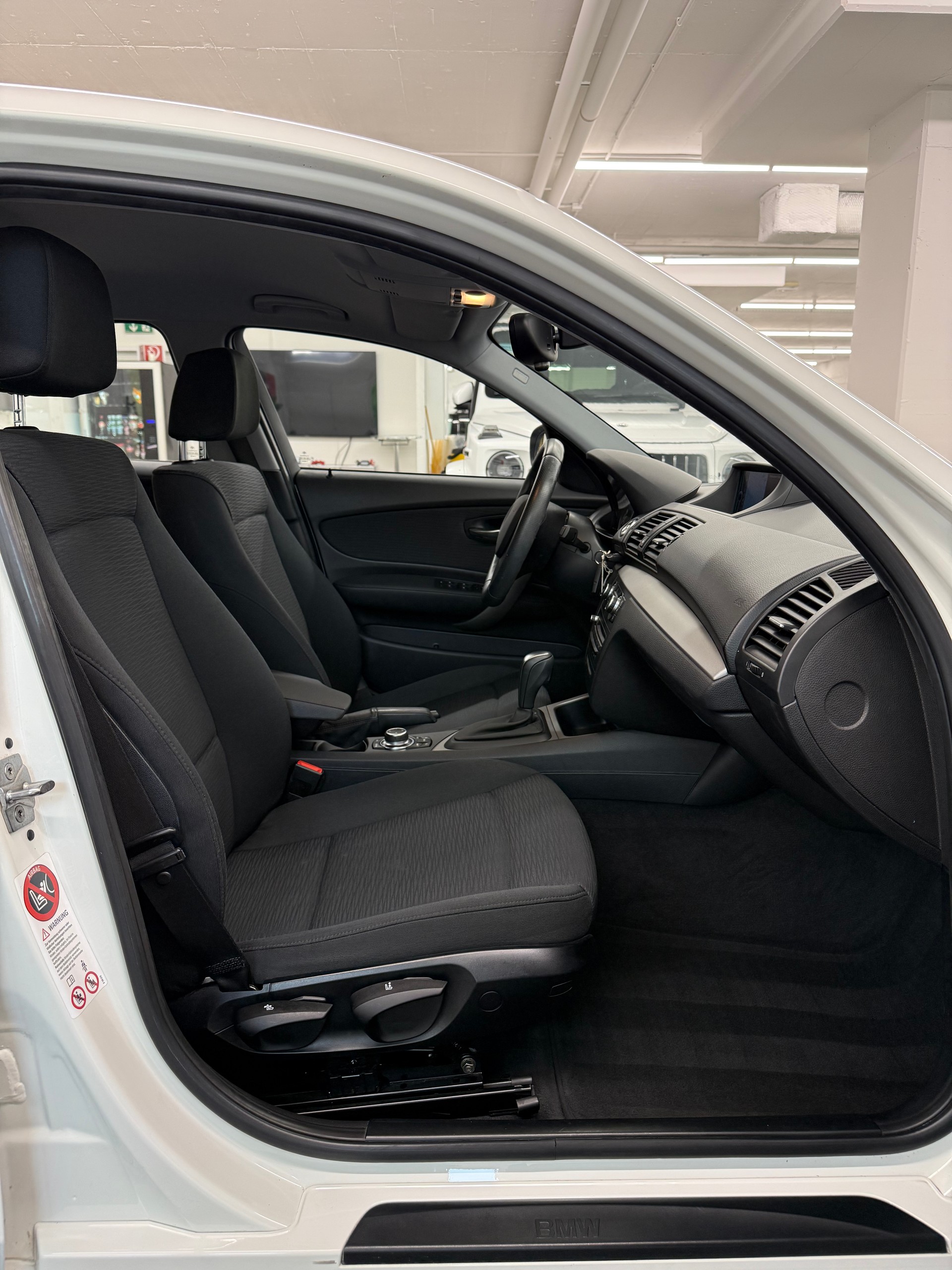 BMW 116i Steptronic M-Paket-image-19