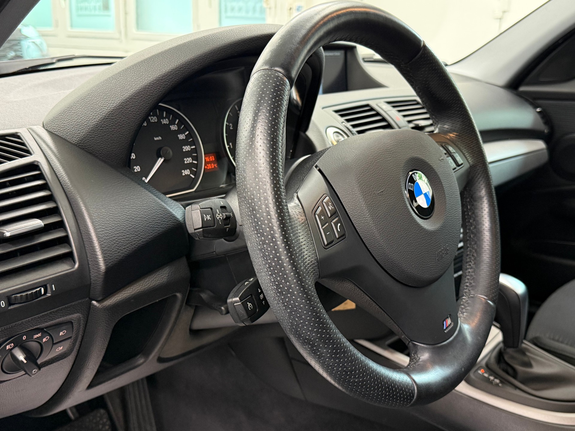 BMW 116i Steptronic M-Paket-image-15