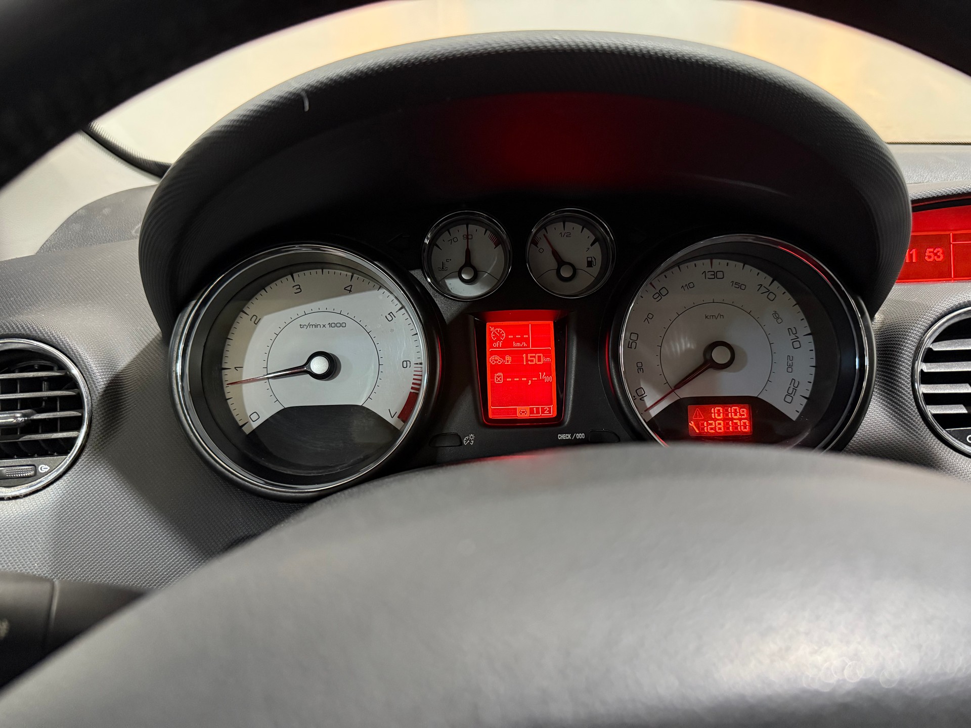 PEUGEOT 308 CC 1.6 16V Turbo Sport Pack-image-14