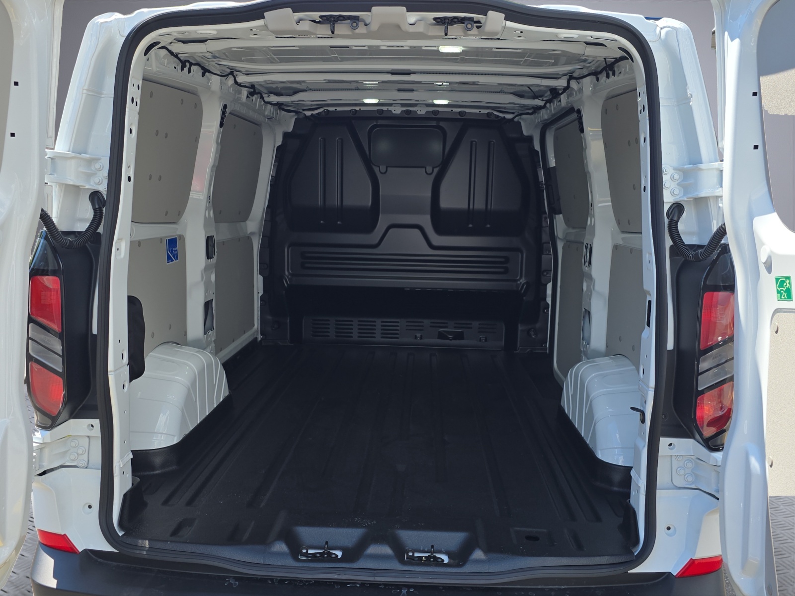 FORD Transit Custom Van 320 L1 2.5 Durat-image-12